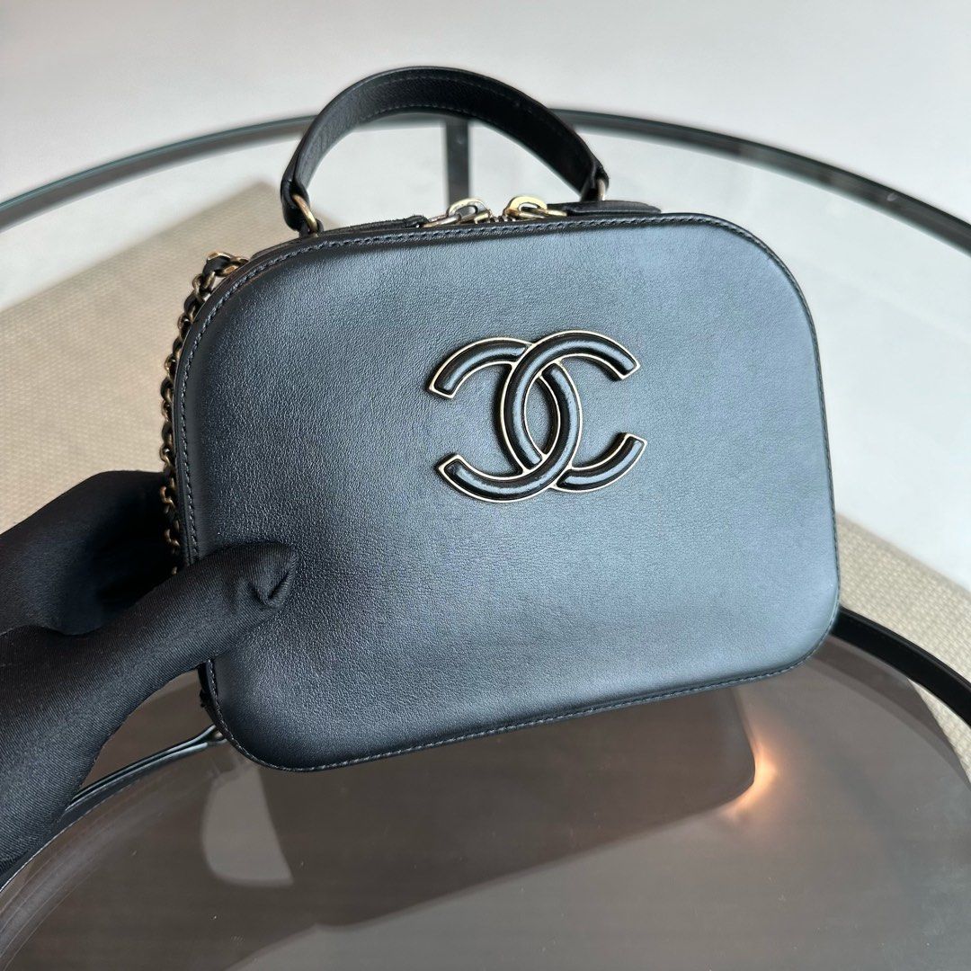 Chanel Coco Curve Vanity Case Calfskin Black GHW No 23 - Luxury Evermore