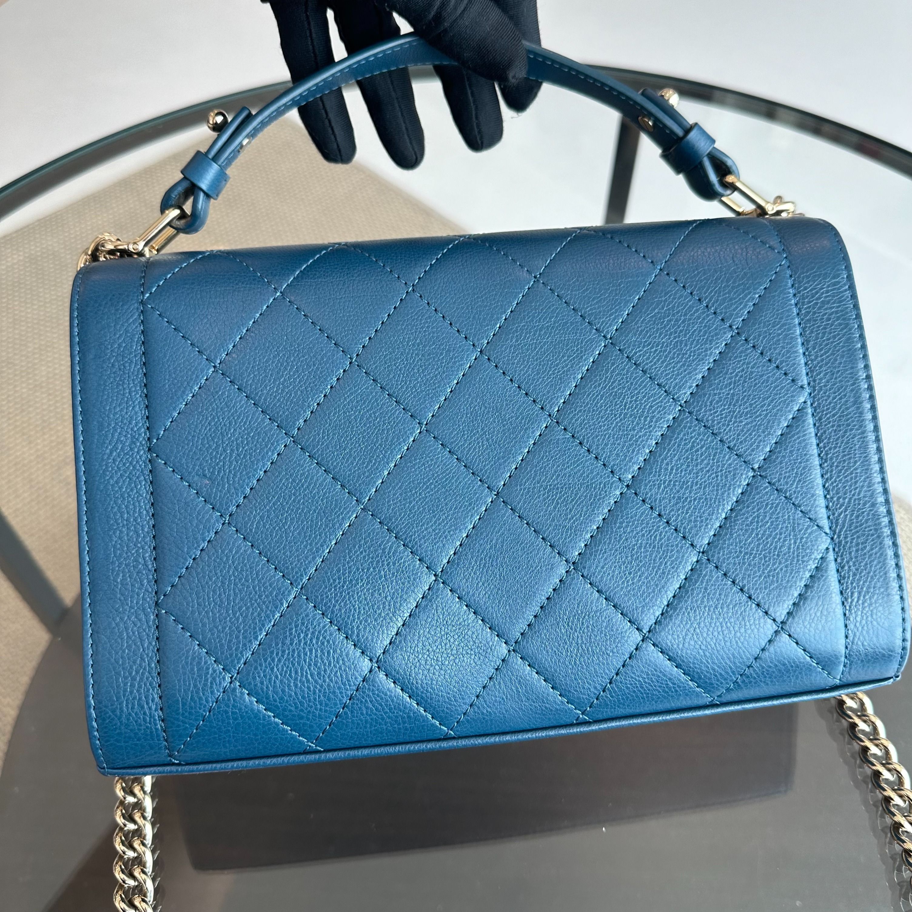 Chanel Medium Label Click Flap Quilted Grained Calfskin Dark Blue GHW No 23 - Luxury Evermore