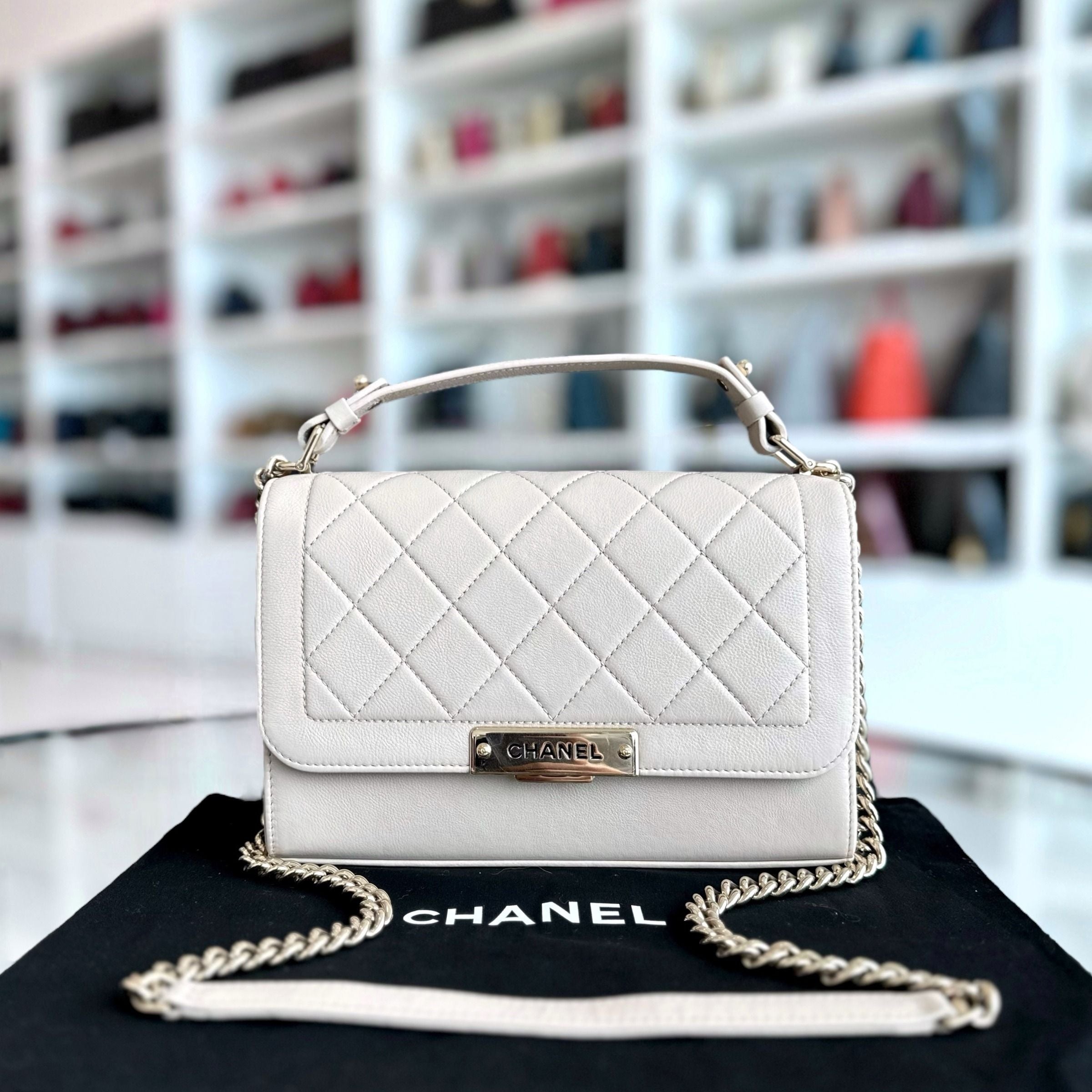 Chanel Medium Label Click Flap Quilted Grained Calfskin White Beige GHW No 24 - Luxury Evermore