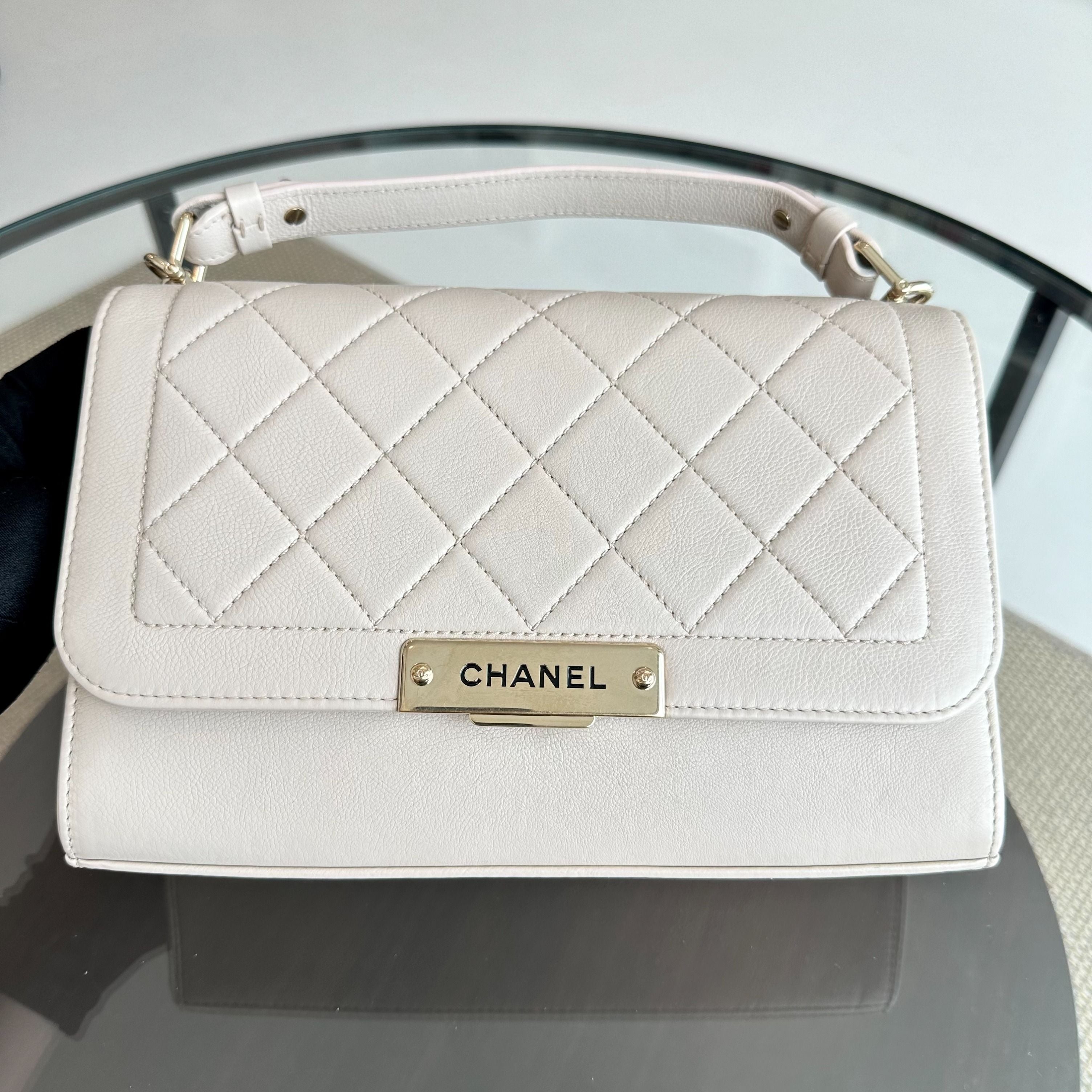 Chanel Medium Label Click Flap Quilted Grained Calfskin White Beige GHW No 24 - Luxury Evermore