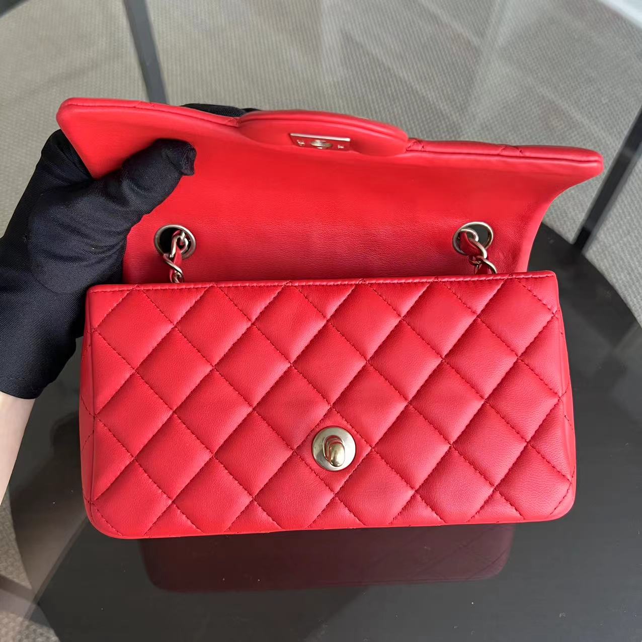 Chanel Mini Rectangular Classic Flap 20CM Quilted Lambskin Red Golden Hardware Series 17 - Luxury Evermore