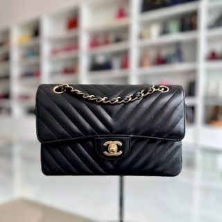 Chanel Small Classic Flap Lambskin 23cm Chevron Black GHW No 27 - Luxury Evermore