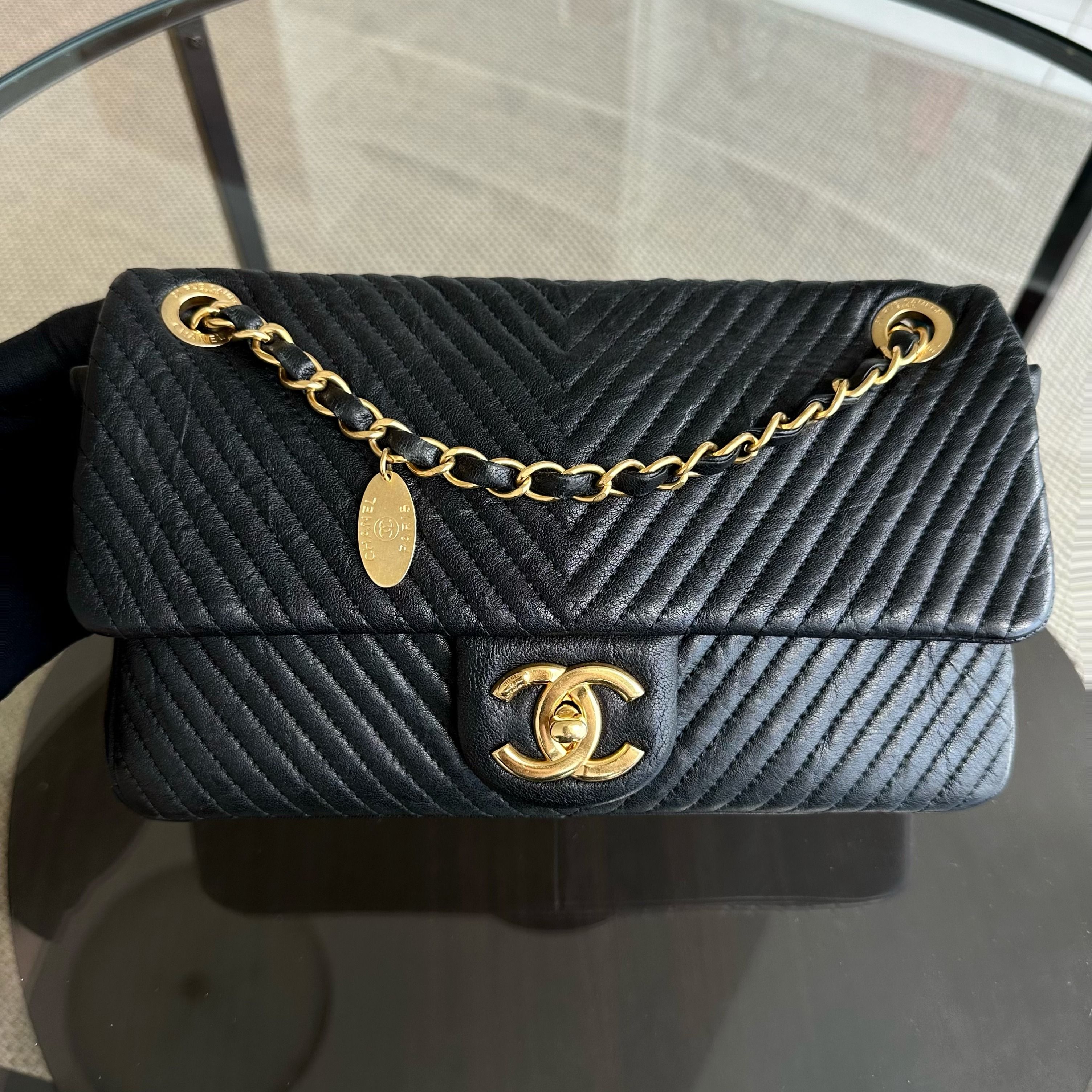 Chanel Surpique CC Herringbone Medallion Chevron Goatskin Medium Black GHW No 21 - Luxury Evermore