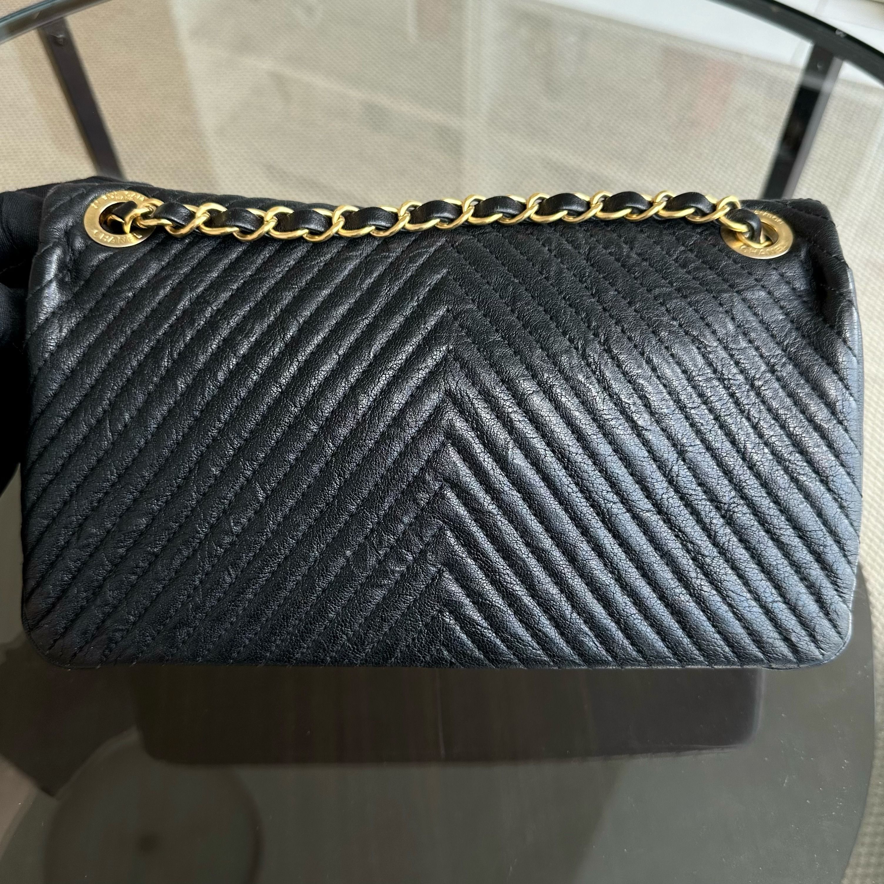 Chanel Surpique CC Herringbone Medallion Chevron Goatskin Medium Black GHW No 21 - Luxury Evermore