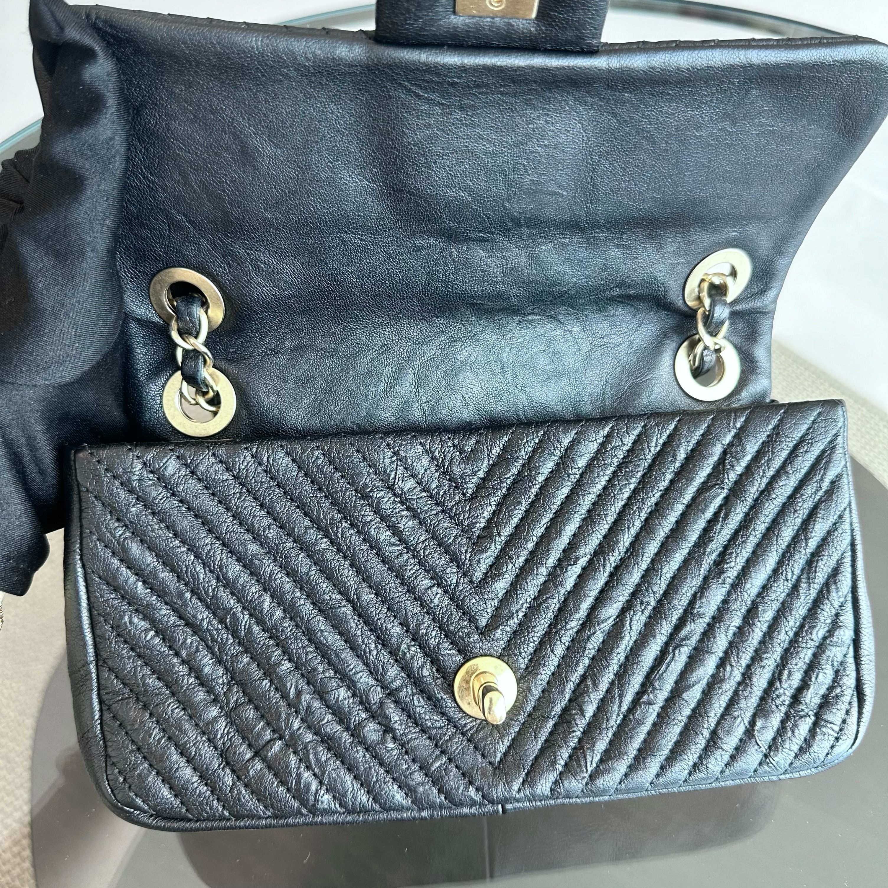 Chanel Surpique CC Herringbone Medallion Flap Chevron Goatskin Black GHW No 21 - Luxury Evermore