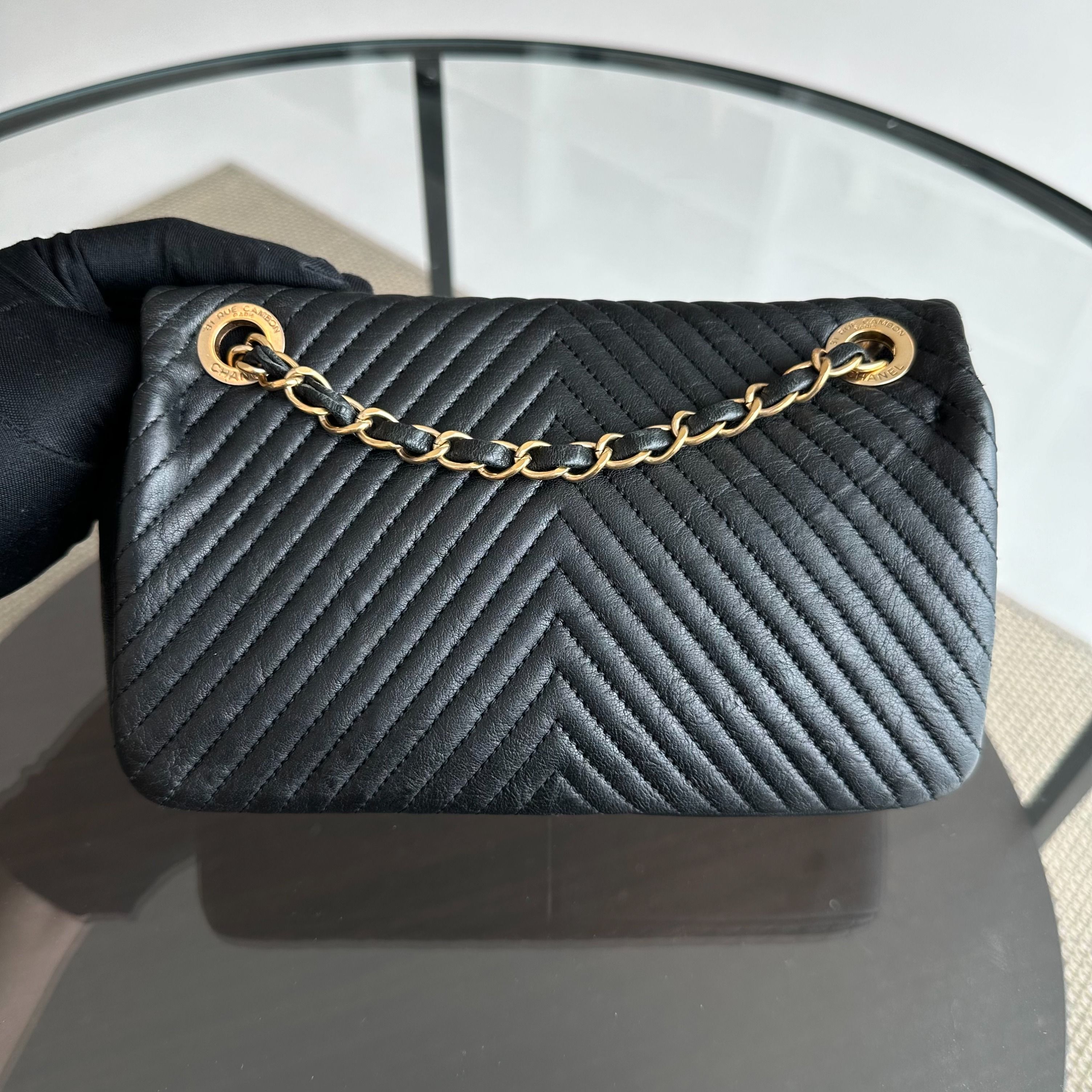 Chanel Surpique CC Herringbone Medallion small Chevron Goatskin Black GHW No 21 - Luxury Evermore