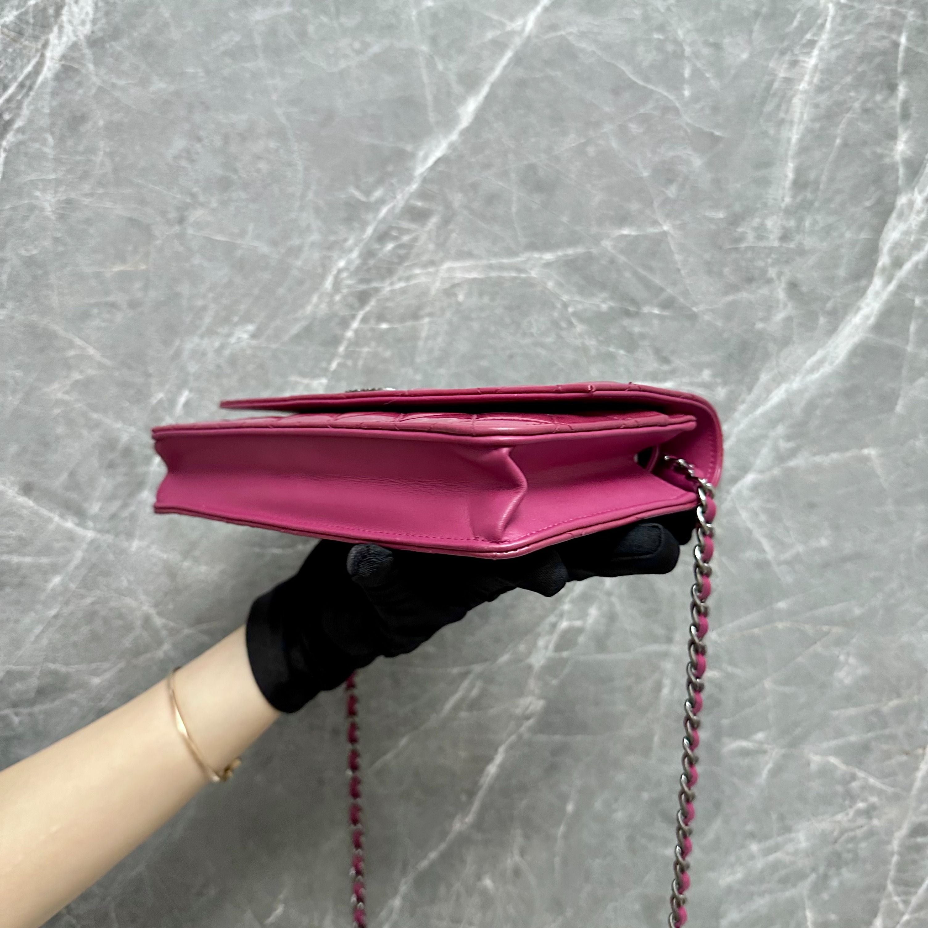 Chanel Wallet On Chain WOC Plum Patent Leather No 20 - Luxury Evermore