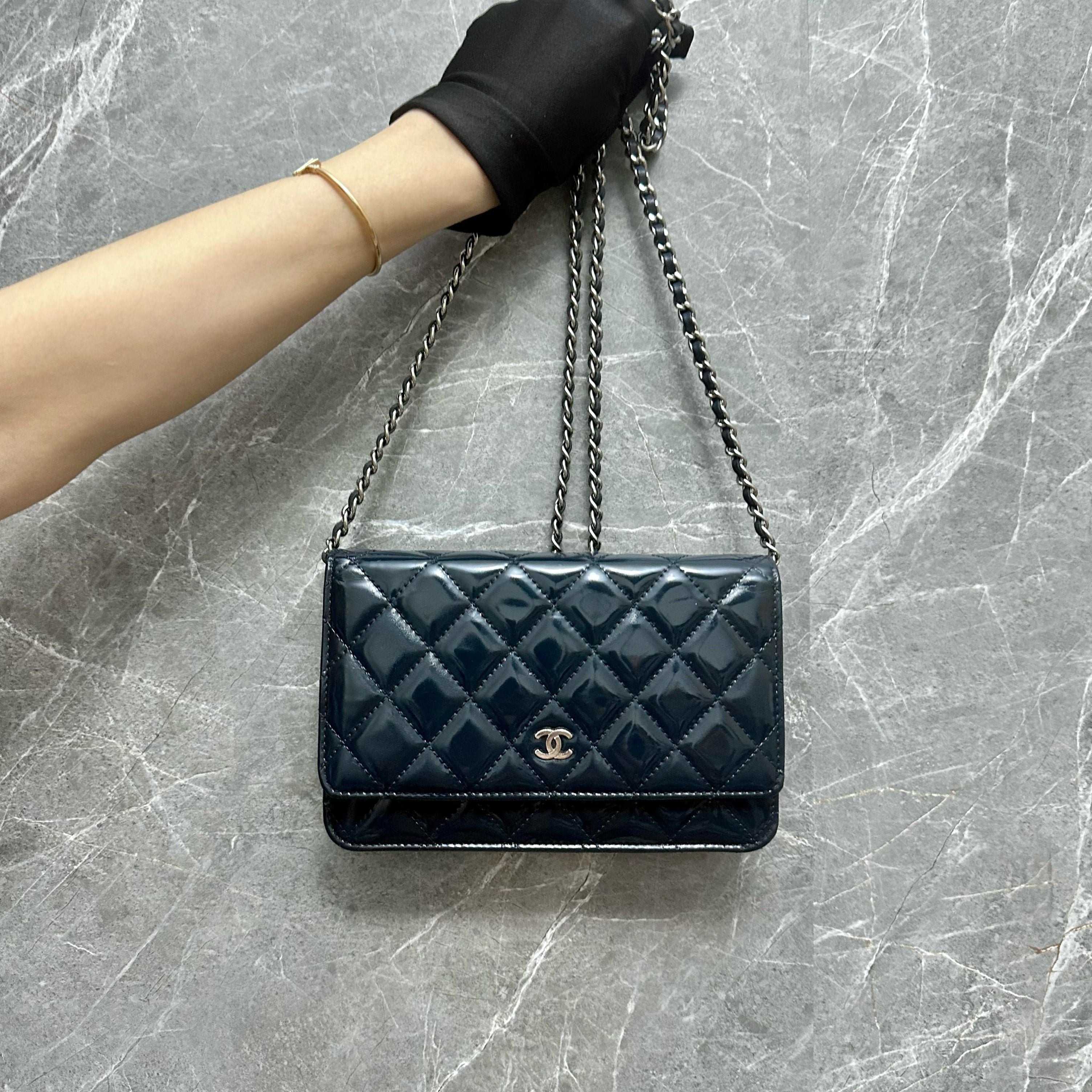 Chanel WOC Wallet On Chain Dark Blue Patent Leather No 20 - Luxury Evermore