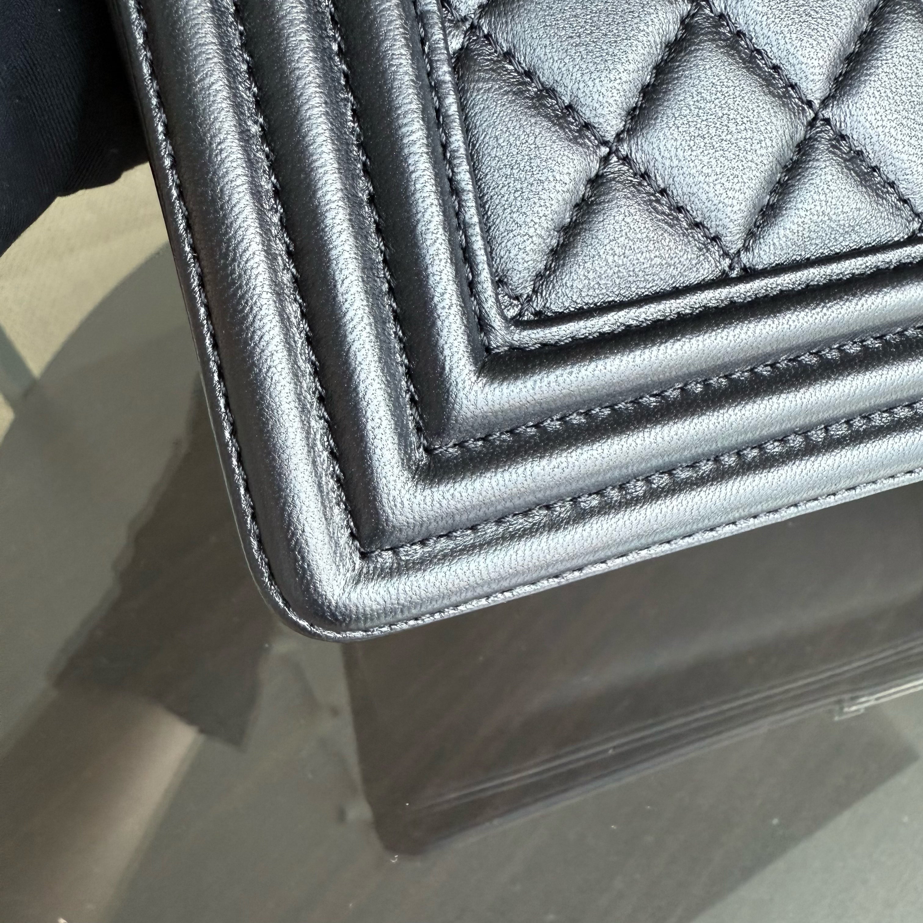 Chanel Boy New Medium - 28CM Quilted Lambskin Black Ruthenium Silver Hardware Series 21