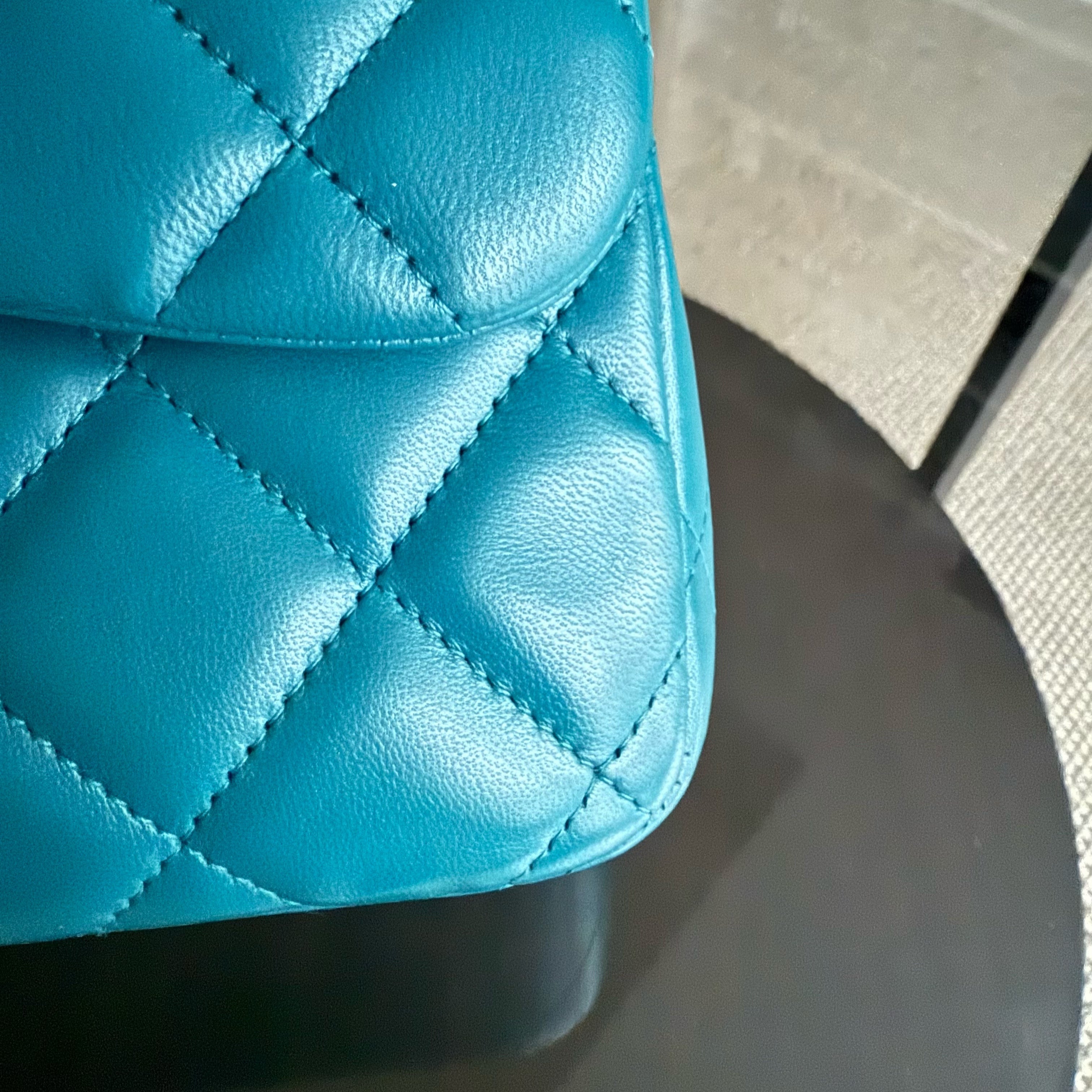 Chanel Classic Flap Jumbo - Double Flap 30CM Quilted Lambskin Blue Ruthenium Silver Hardware Series 15