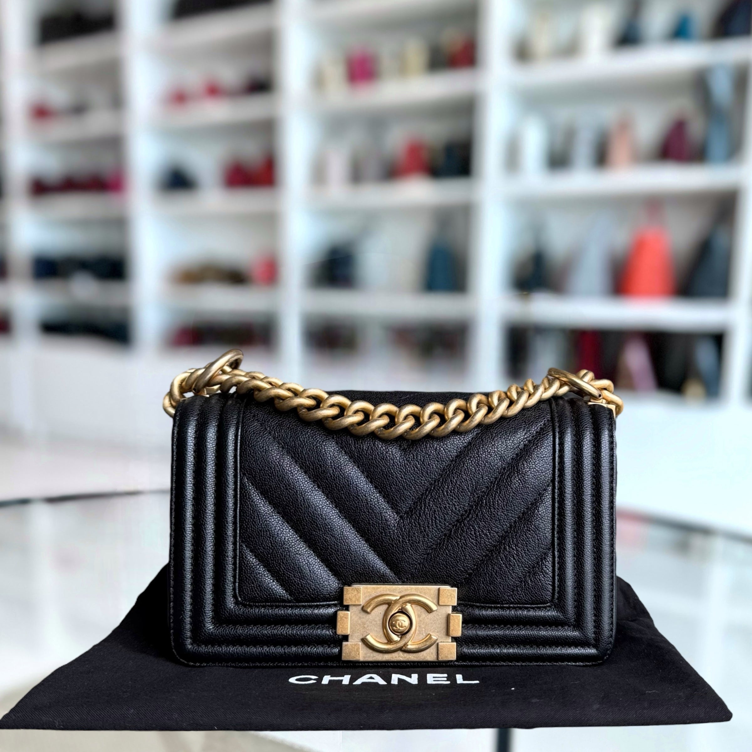 Chanel Boy Small - Caviar Chevron 20CM Black Gold Hardware