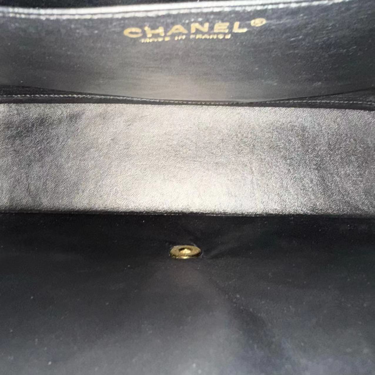 Chanel Classic Flap Maxi - Caviar Single Flap 33CM Quilted Black Gold Hardware