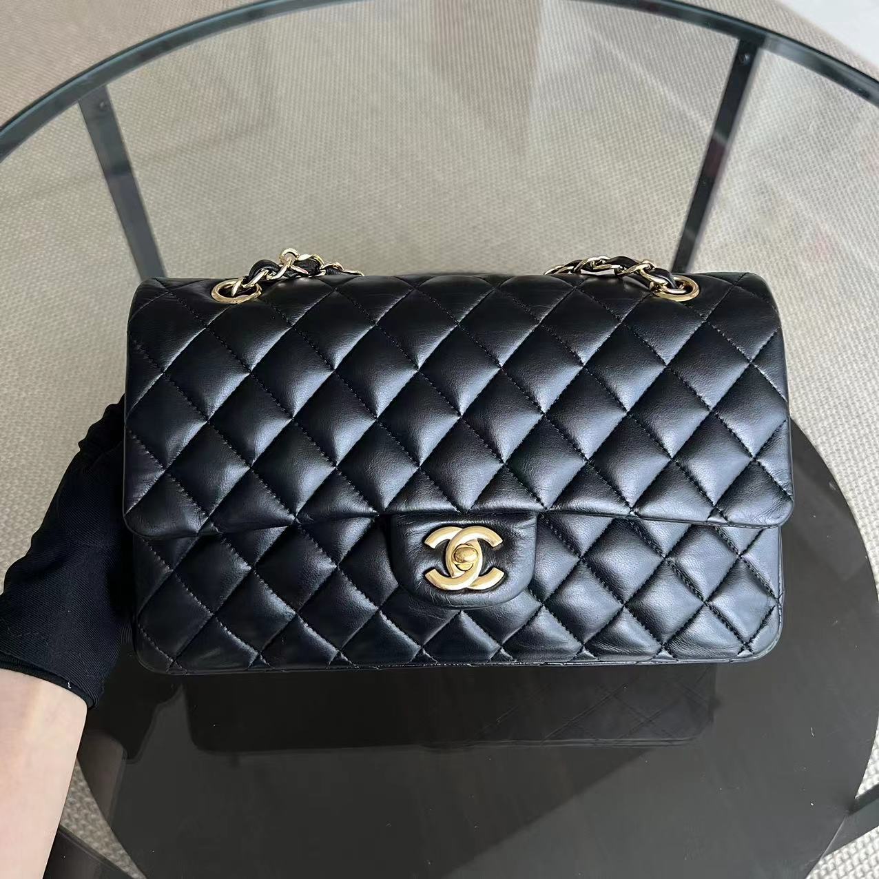 Medium Classic Flap 25CM Lambskin Quilted Black Golden Hardware Series 15