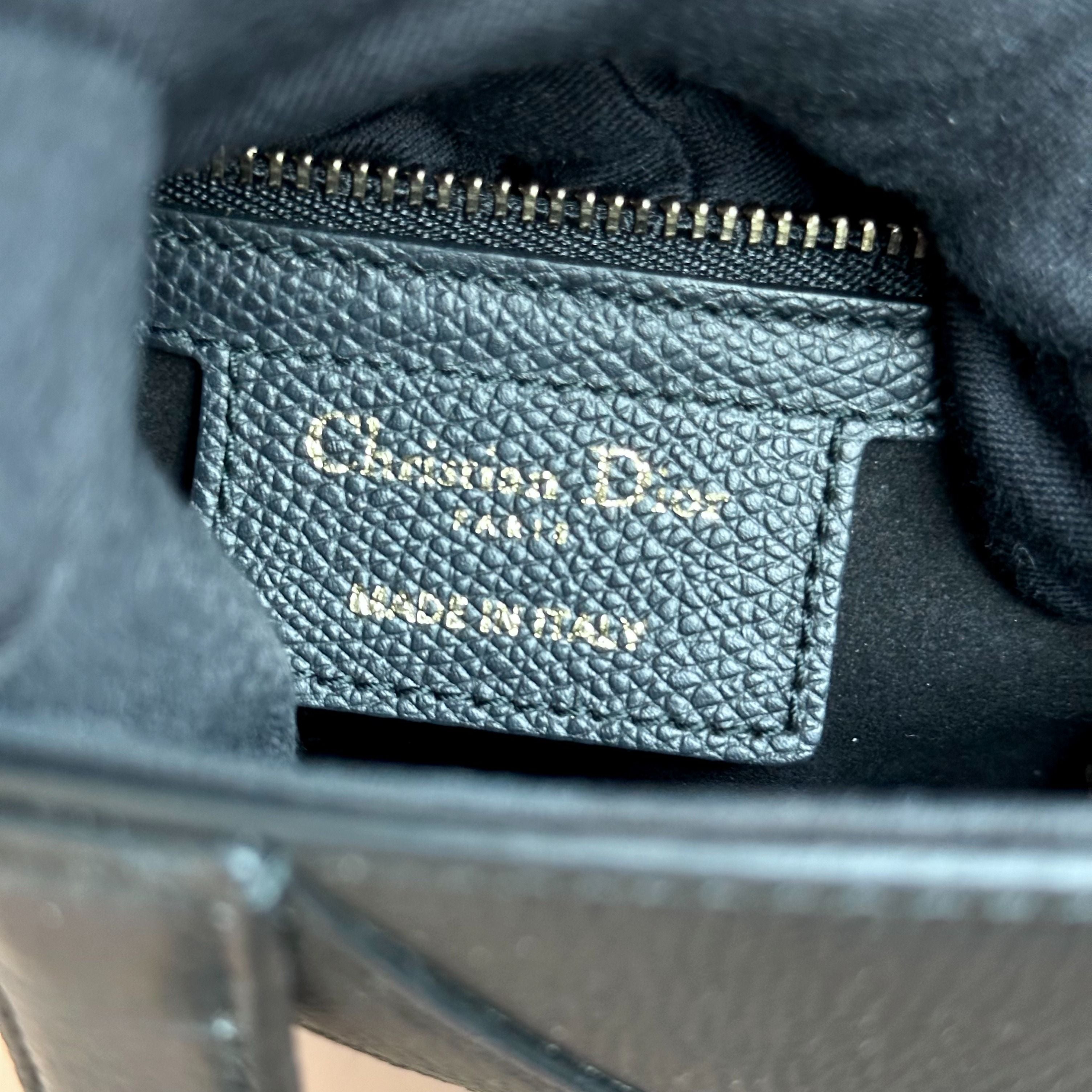 Saddle Medium Grained Calfskin Black GHW