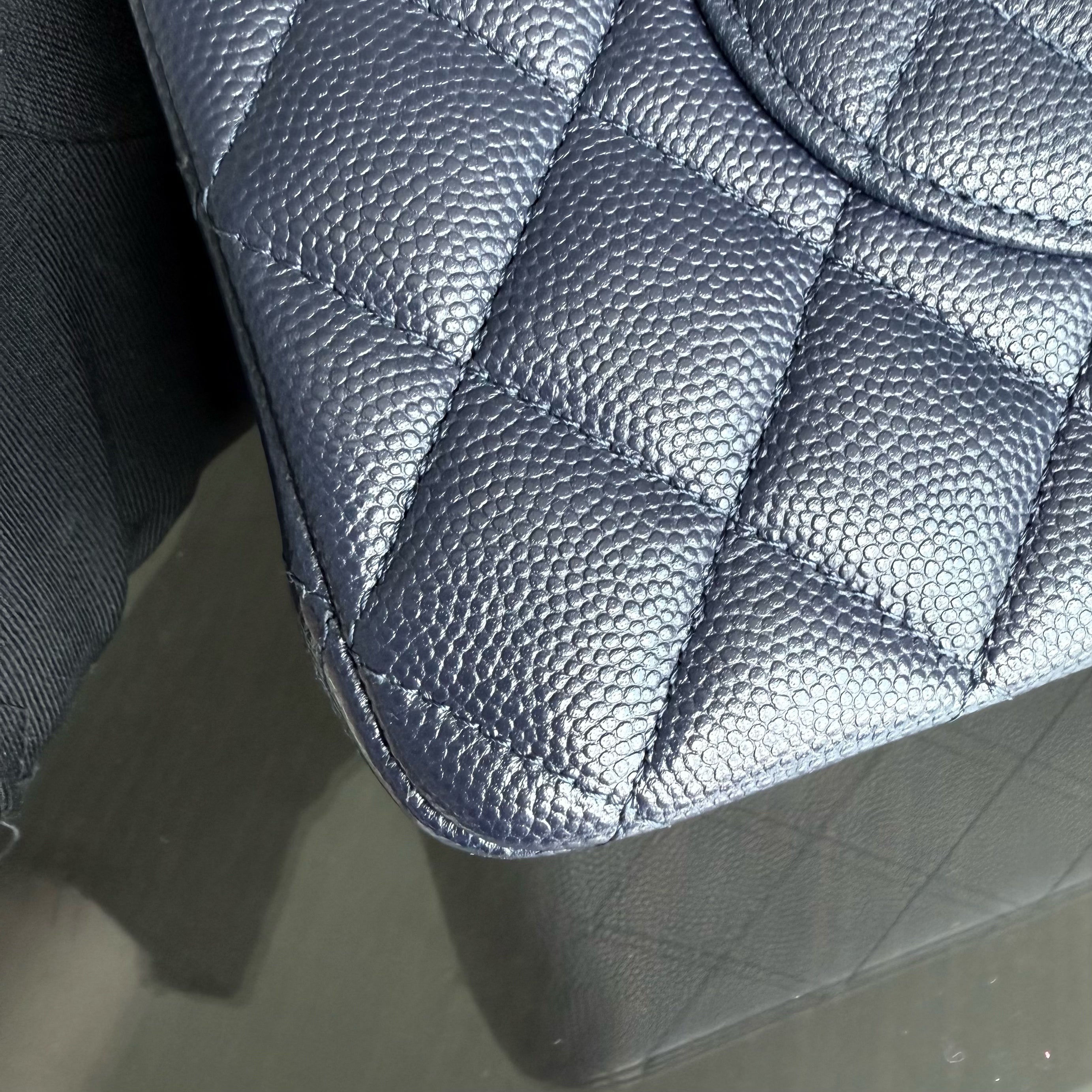 Chanel Classic Flap Medium - Caviar 25CM Quilted Midnight Blue Gold Hardware Series 31