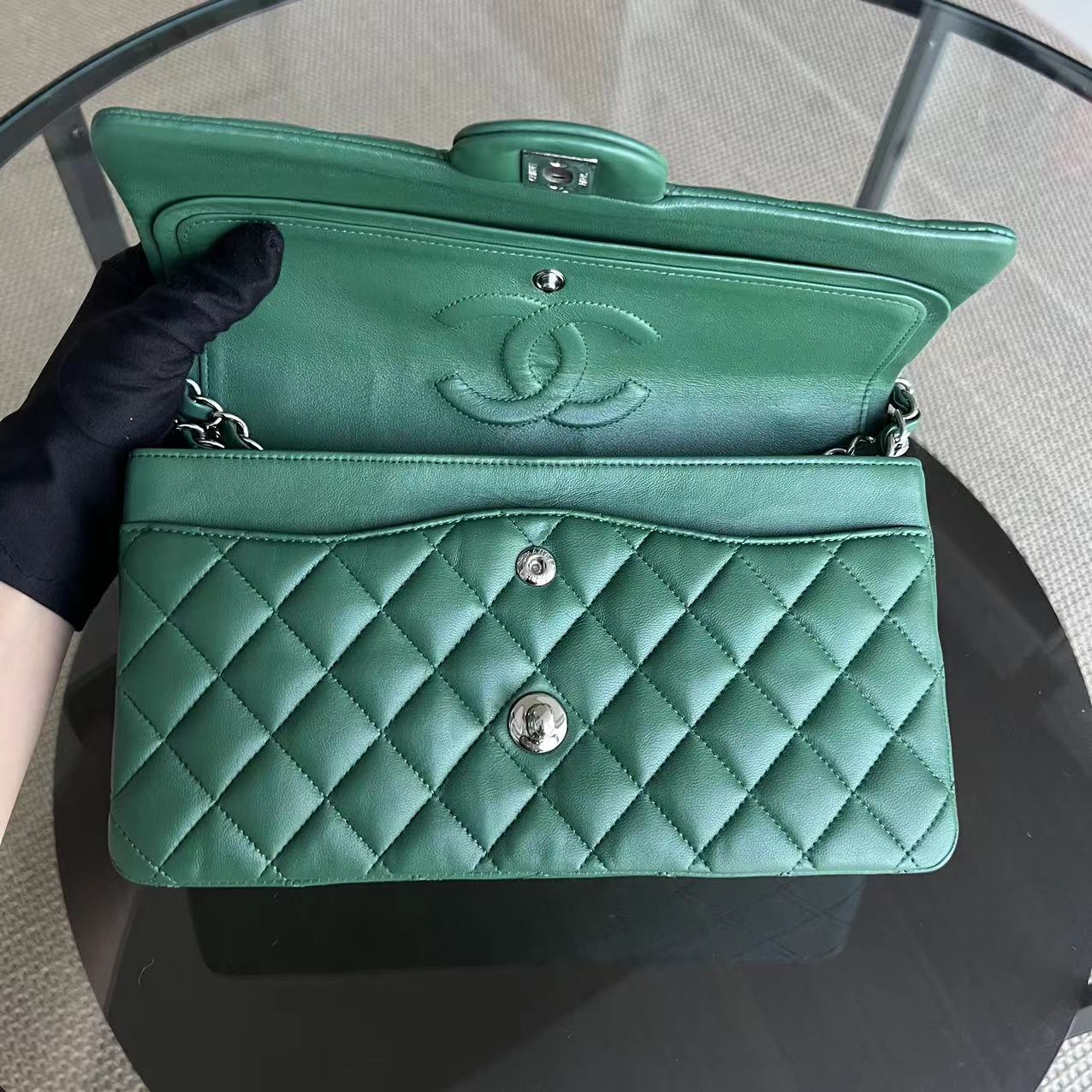 Medium Classic Flap 25CM Quilted Lambskin Dark Green Silver Hardware Series 28