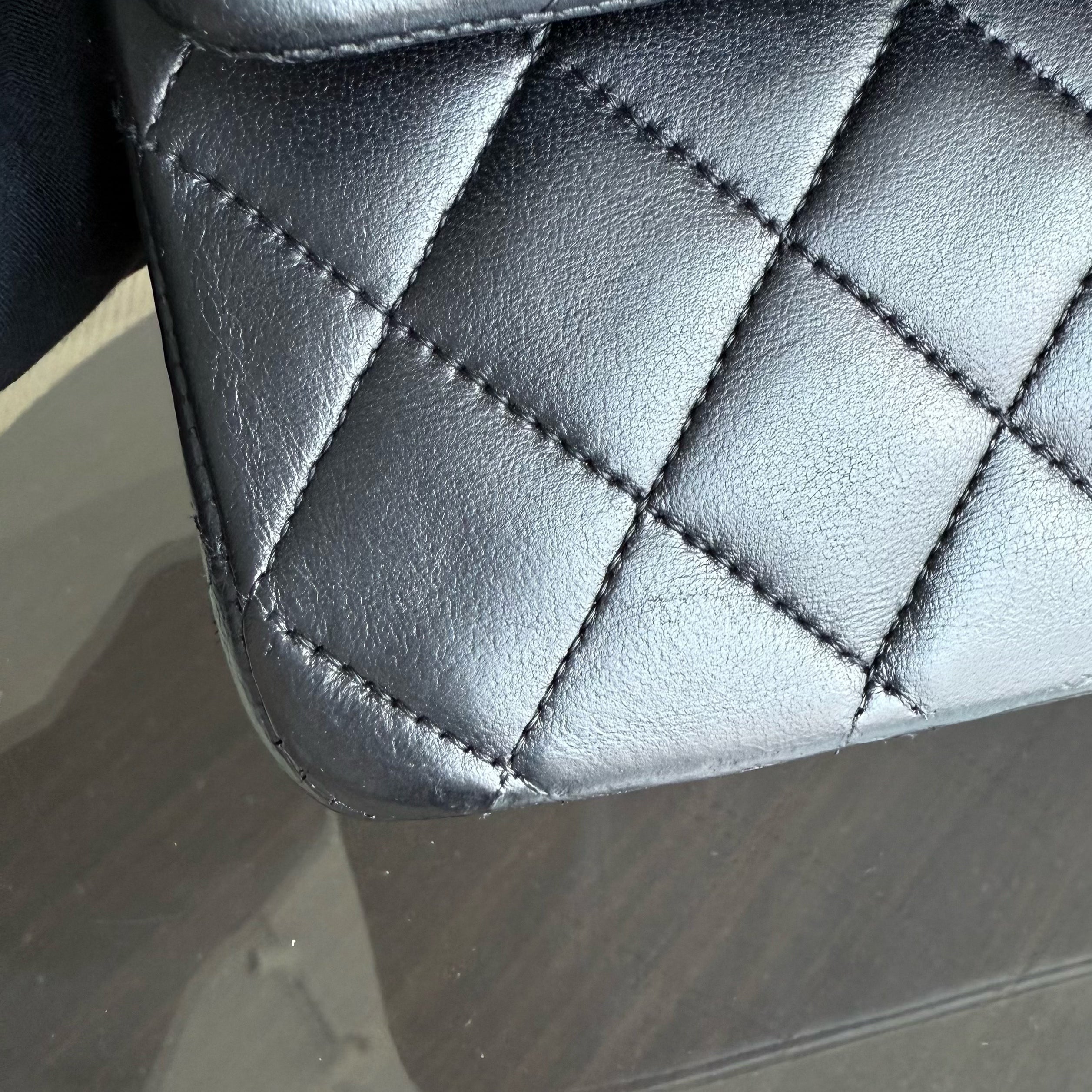 Chanel Classic Flap Medium - 25CM Quilted Lambskin Black Gold Hardware Series 15
