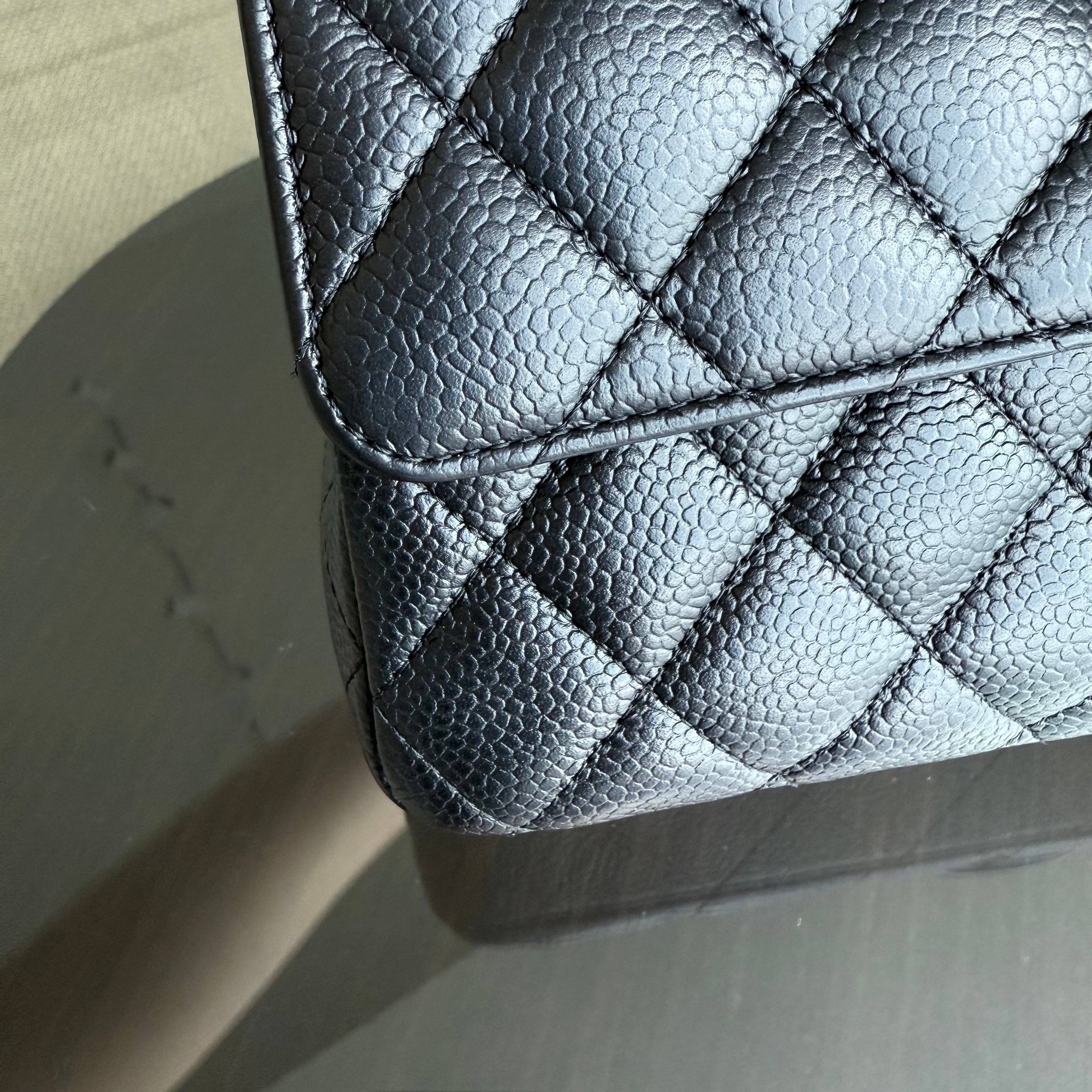 Chanel Classic Flap Medium - Caviar 25CM Quilted Black Silver Hardware Series 13