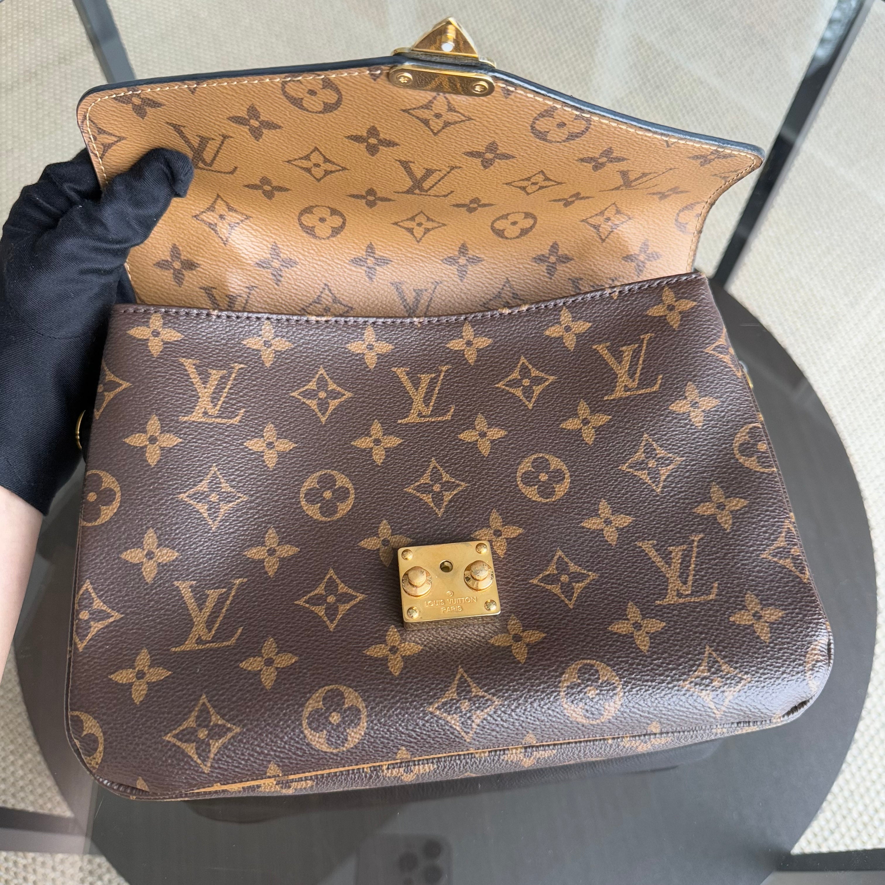 Louis Vuitton Pochette Metis - Reverse Monogram Canvas Gold Hardware