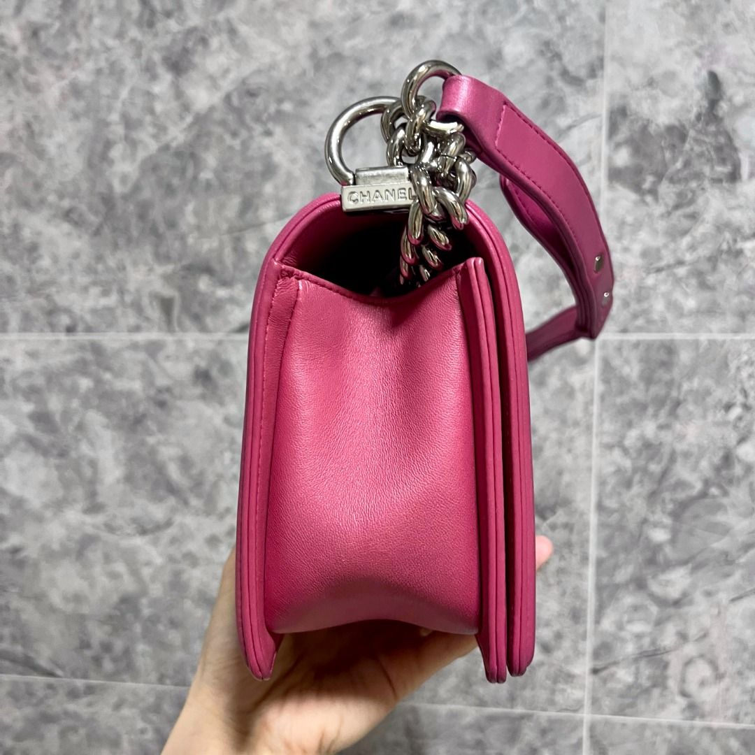 [Entrupy Certified]Chanel Boy Medium Lambskin Pink SHW No 24 - Luxury Evermore