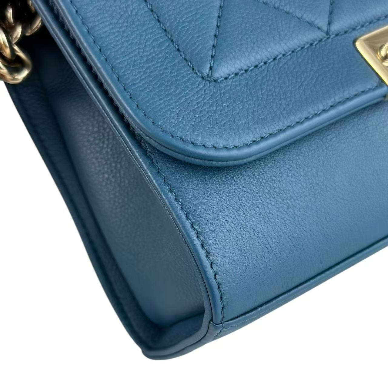 Chanel Label Click Flap - Small Quilted Calfskin Blue Gold Hardware Series 23