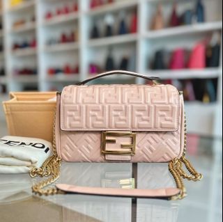 Fendi Baguette Classic Nappa Medium Pink GHW - Luxury Evermore