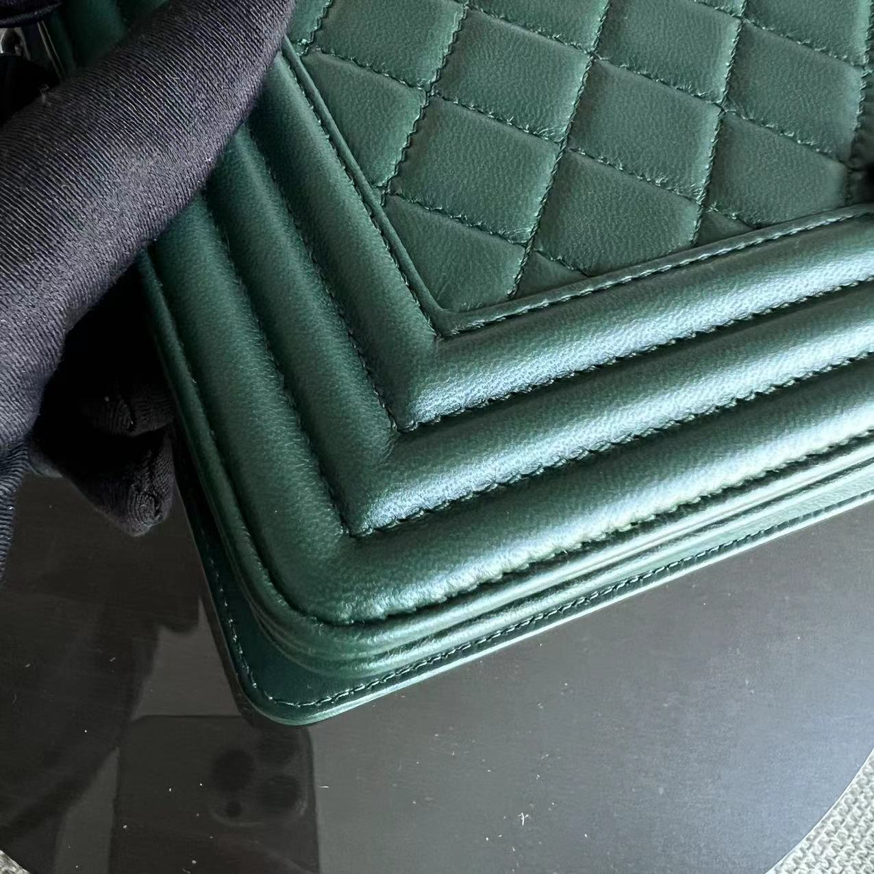 *Full Set, Receipt* Chanel Boy Old Medium 25CM Quilted Lambskin Dark Green Leboy Silver Hardware Series 21 - Luxury Evermore