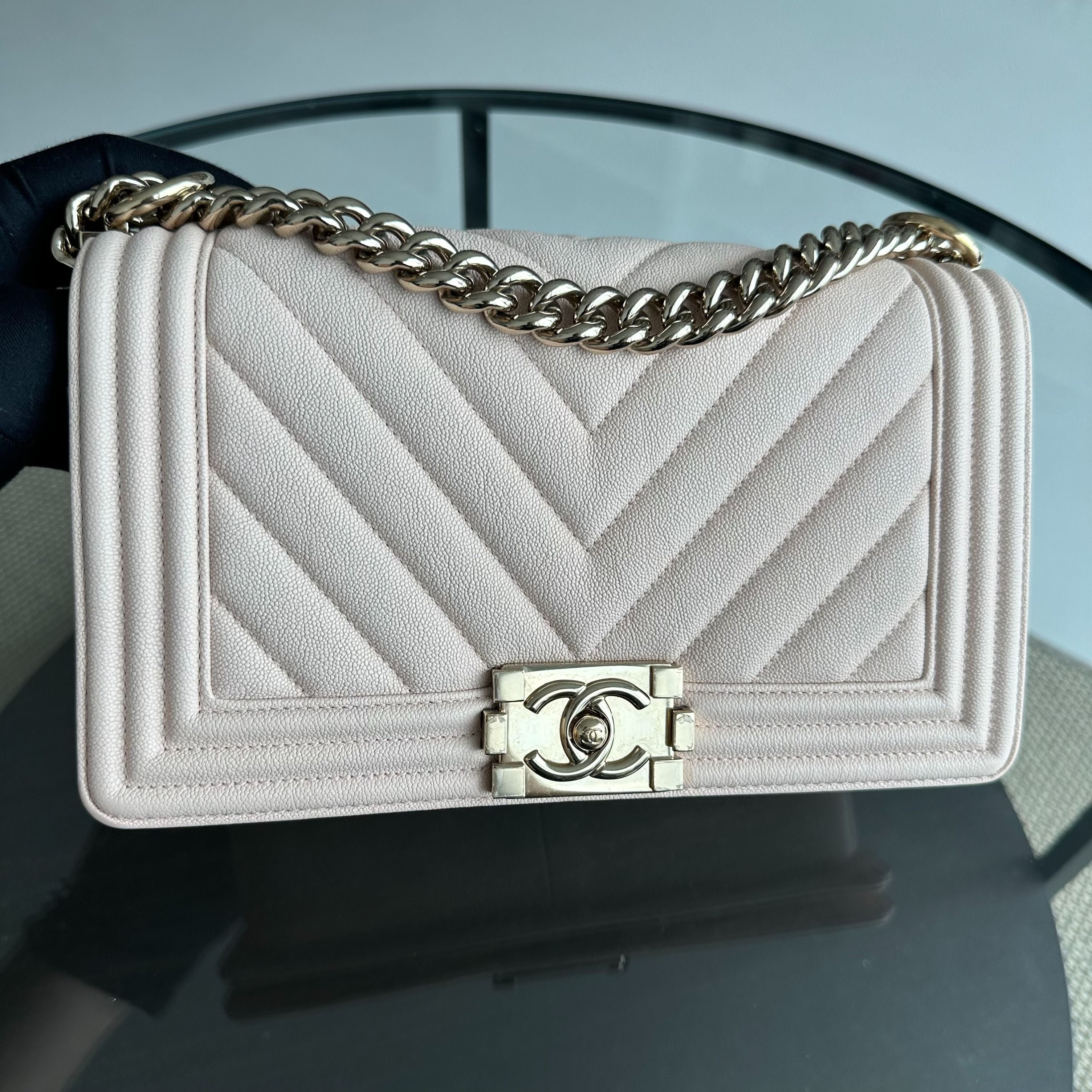 *Like New, 2021* Chanel Caviar Boy Old Medium 25CM Chevron Calfskin Leboy Light Pink LGHWNo 30 - Luxury Evermore