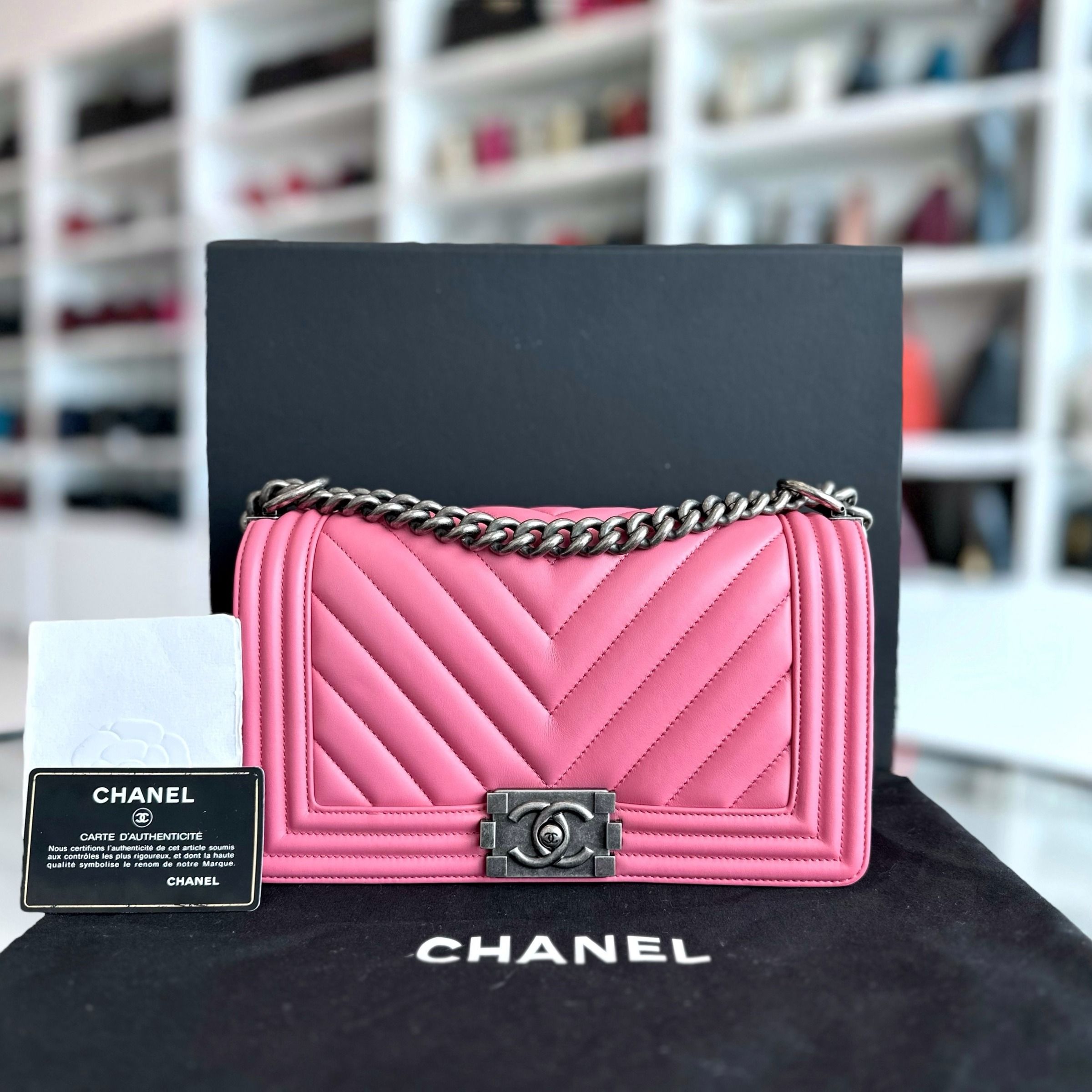 *Like New* Chanel Boy Old Medium 25CM Calfskin Chevron Leboy Pink RSHW No 26 - Luxury Evermore