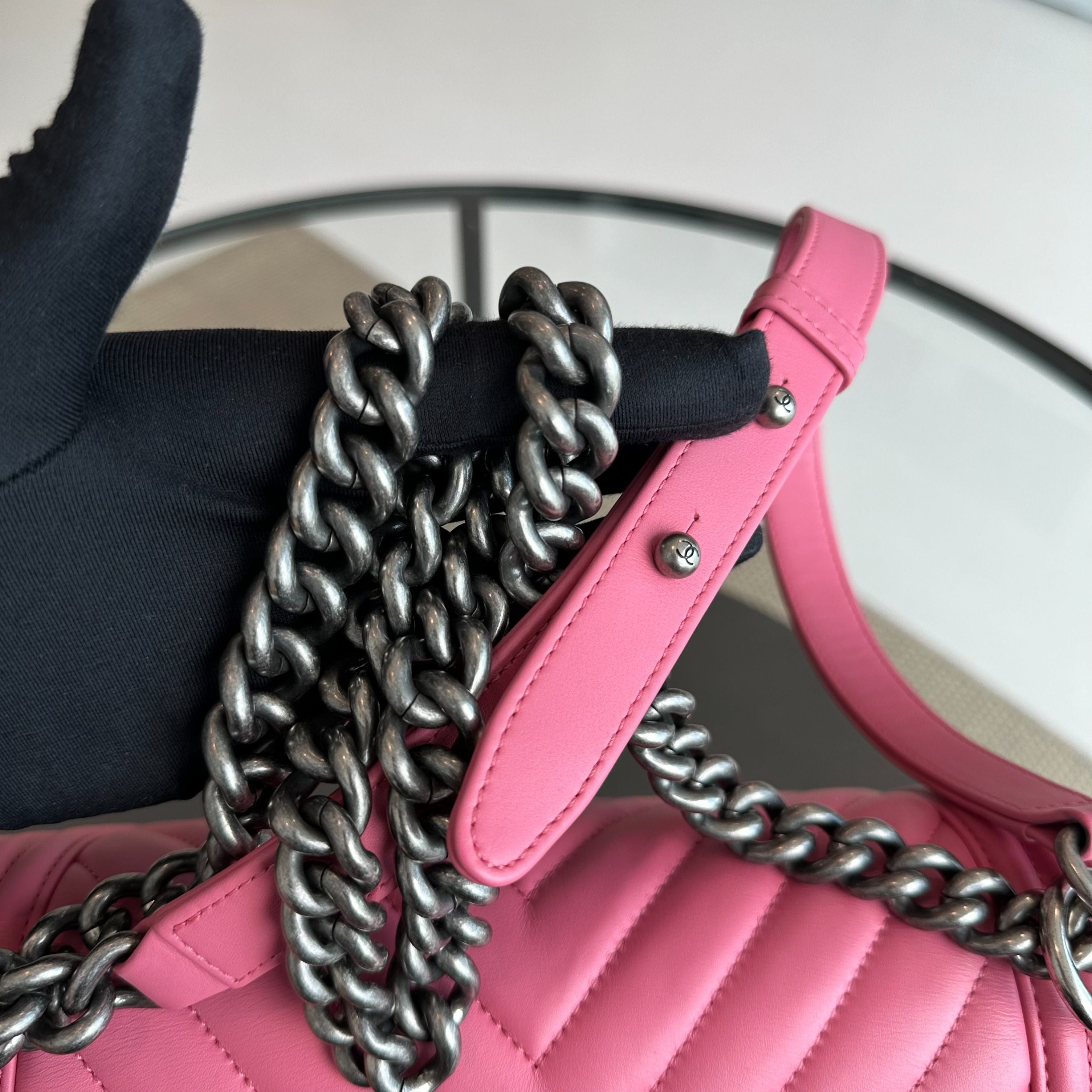 *Like New* Chanel Boy Old Medium 25CM Calfskin Chevron Leboy Pink RSHW No 26 - Luxury Evermore