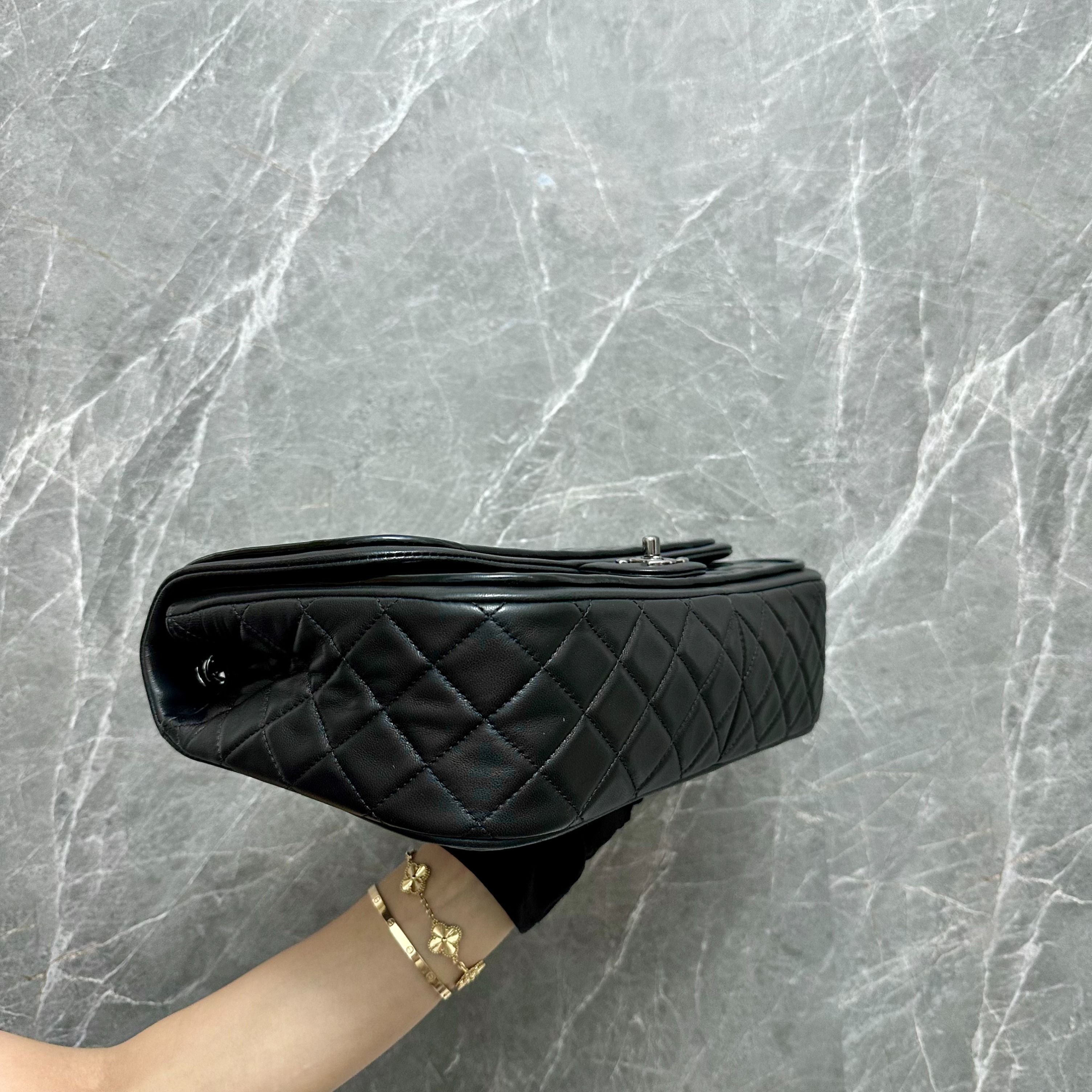 *Like New* Chanel Classic Twist Timeless Jumbo Patent with Lambskin Black No 18 - Luxury Evermore