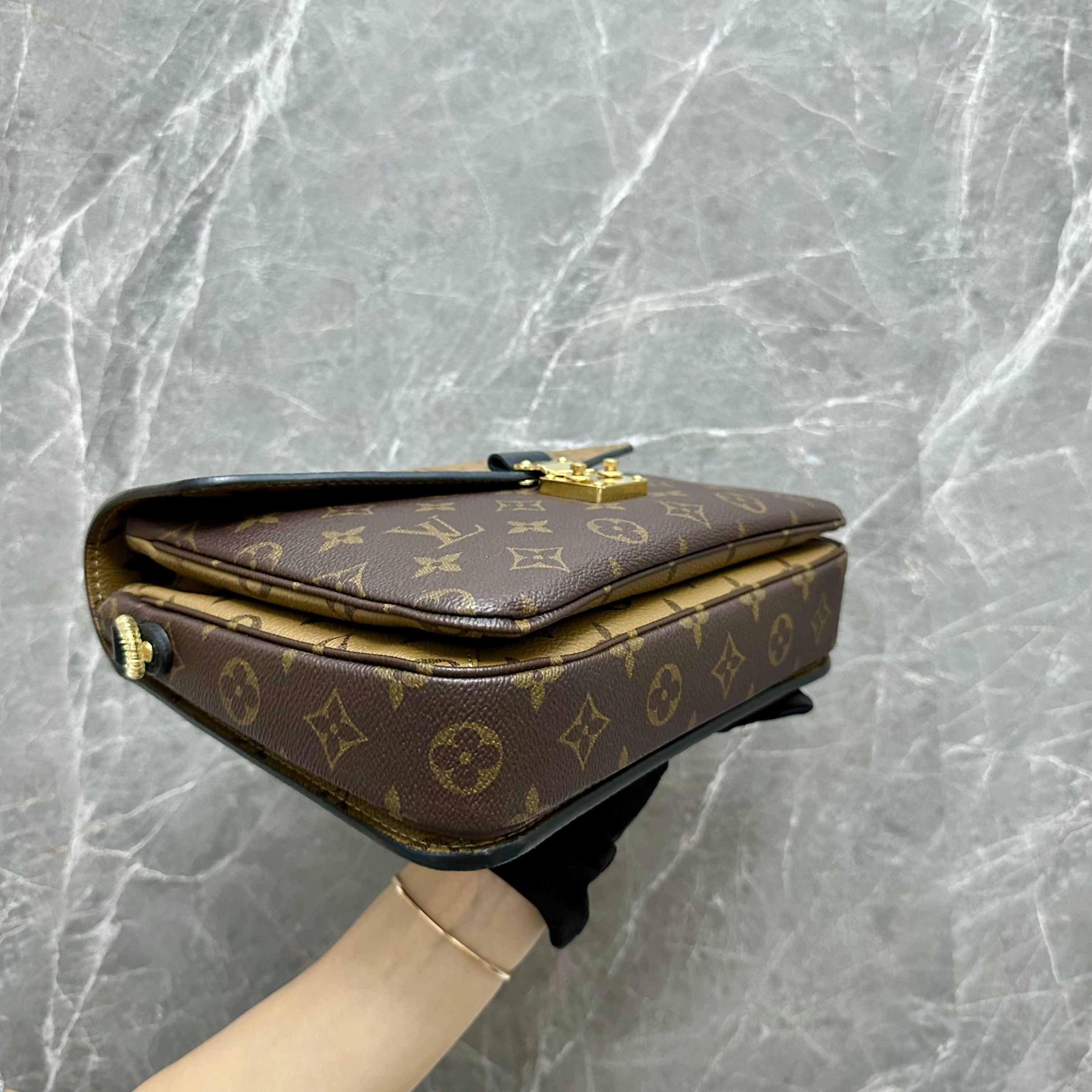 *Like New Full Set* LV Pochette Metis Reverse Monogram - Luxury Evermore