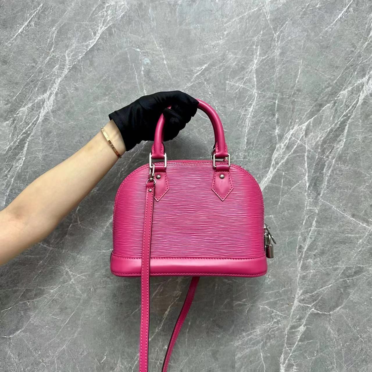 *Like New* LV Alma BB EPI Leather Fuchsia Pink SHW Louis Vuitton - Luxury Evermore