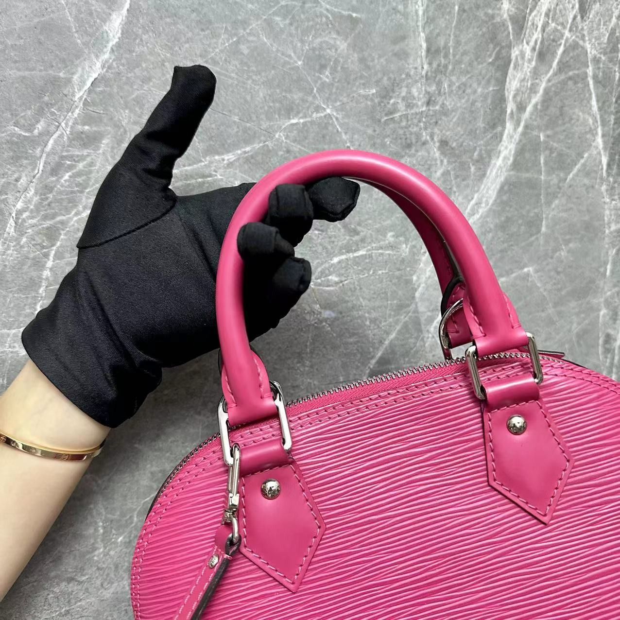 *Like New* LV Alma BB EPI Leather Fuchsia Pink SHW Louis Vuitton - Luxury Evermore