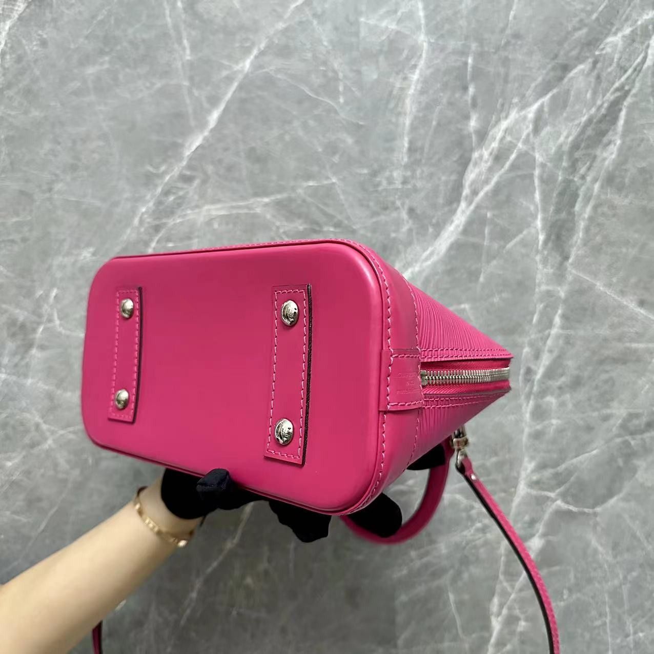 *Like New* LV Alma BB EPI Leather Fuchsia Pink SHW Louis Vuitton - Luxury Evermore