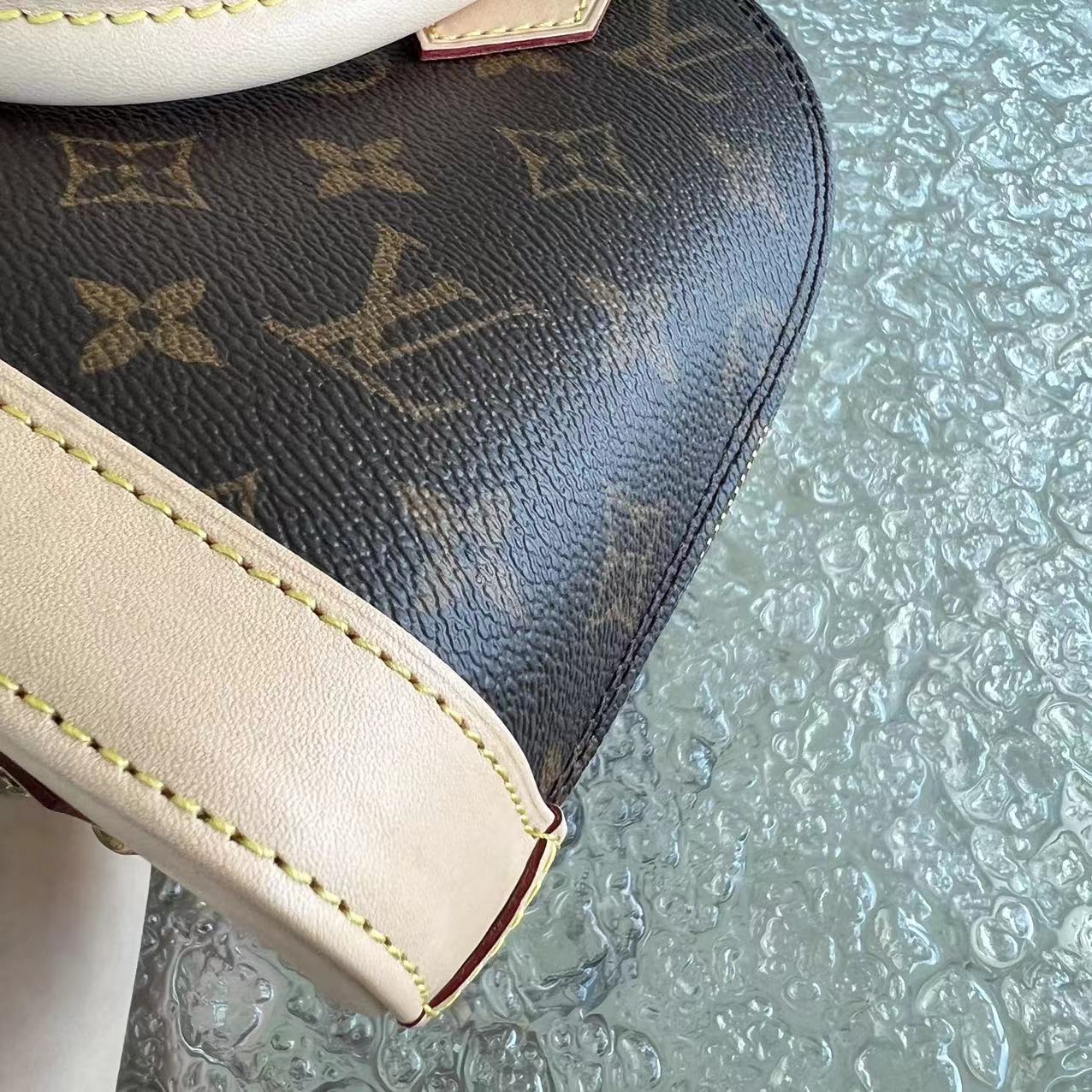 *Like New* LV Alma BB Monogram Canvas Leather 23CM Louis Vuitton - Luxury Evermore