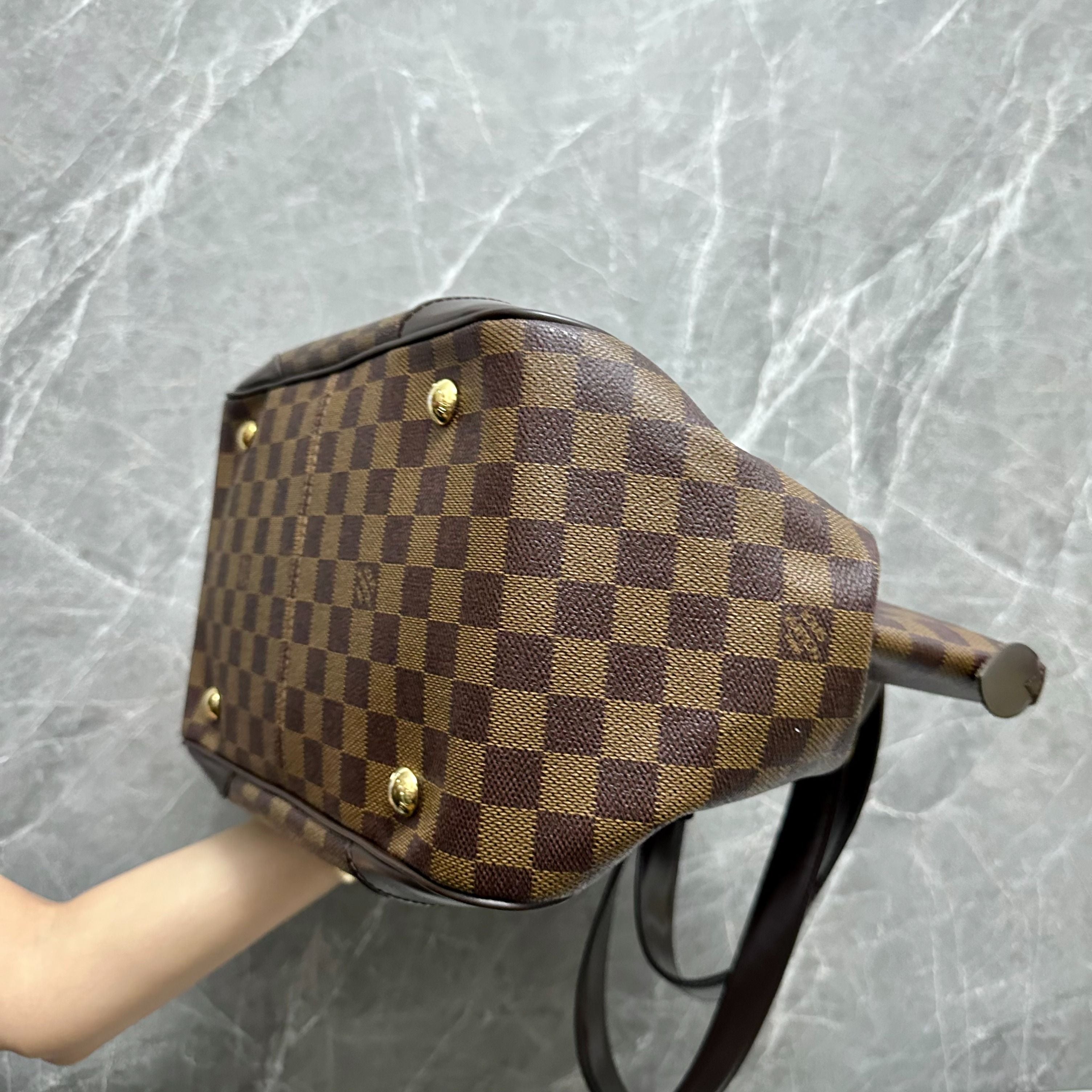 *Like New* LV Verona MM Damiar Ebene Shoulder Bag Louis Vuitton - Luxury Evermore