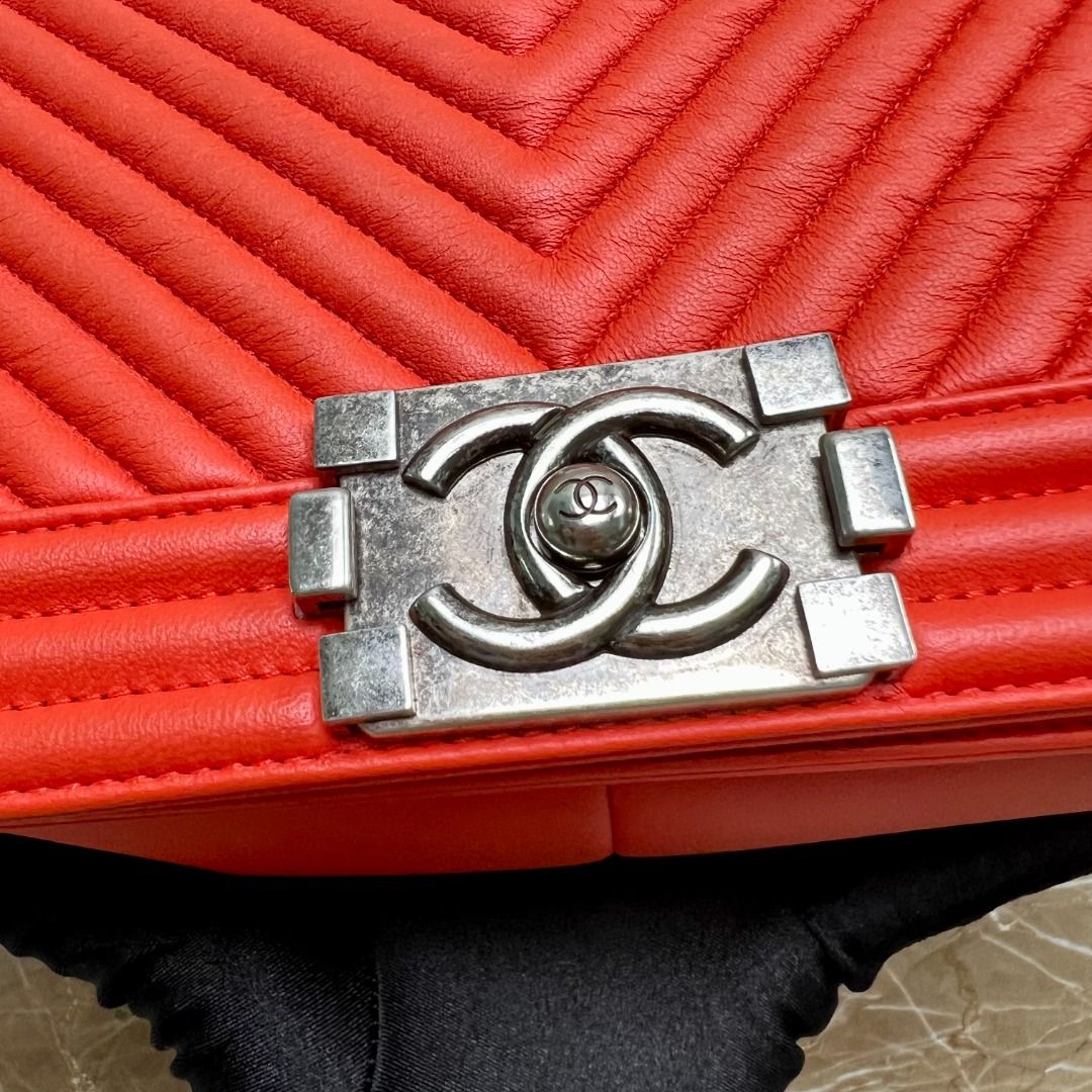 LNIB Chanel Boy Medium Chevron Lambskin Tangerine No 20 - Luxury Evermore