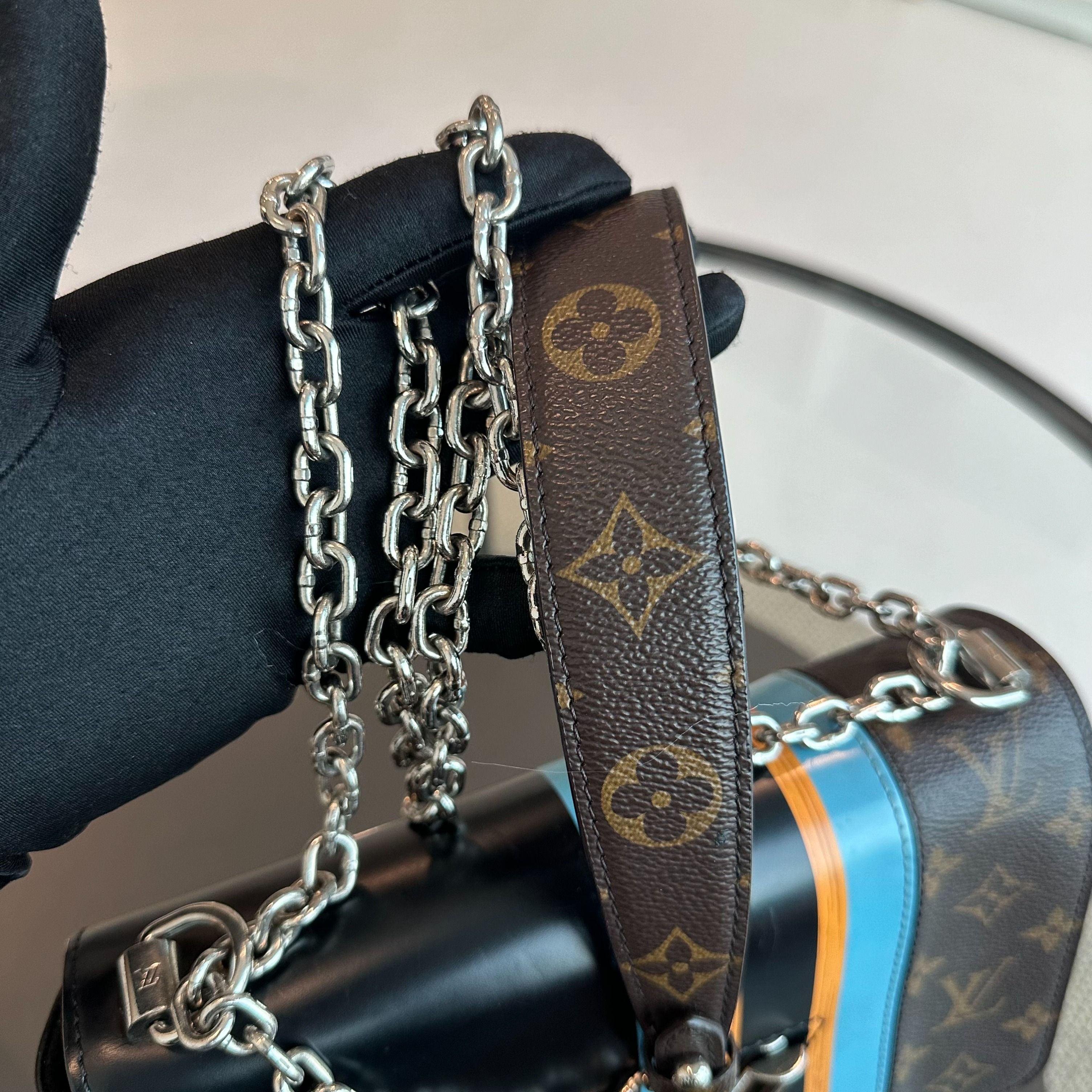 Louis Vuitton LV Twist MM Limited Edition Monogram Canvas Leather - Luxury Evermore