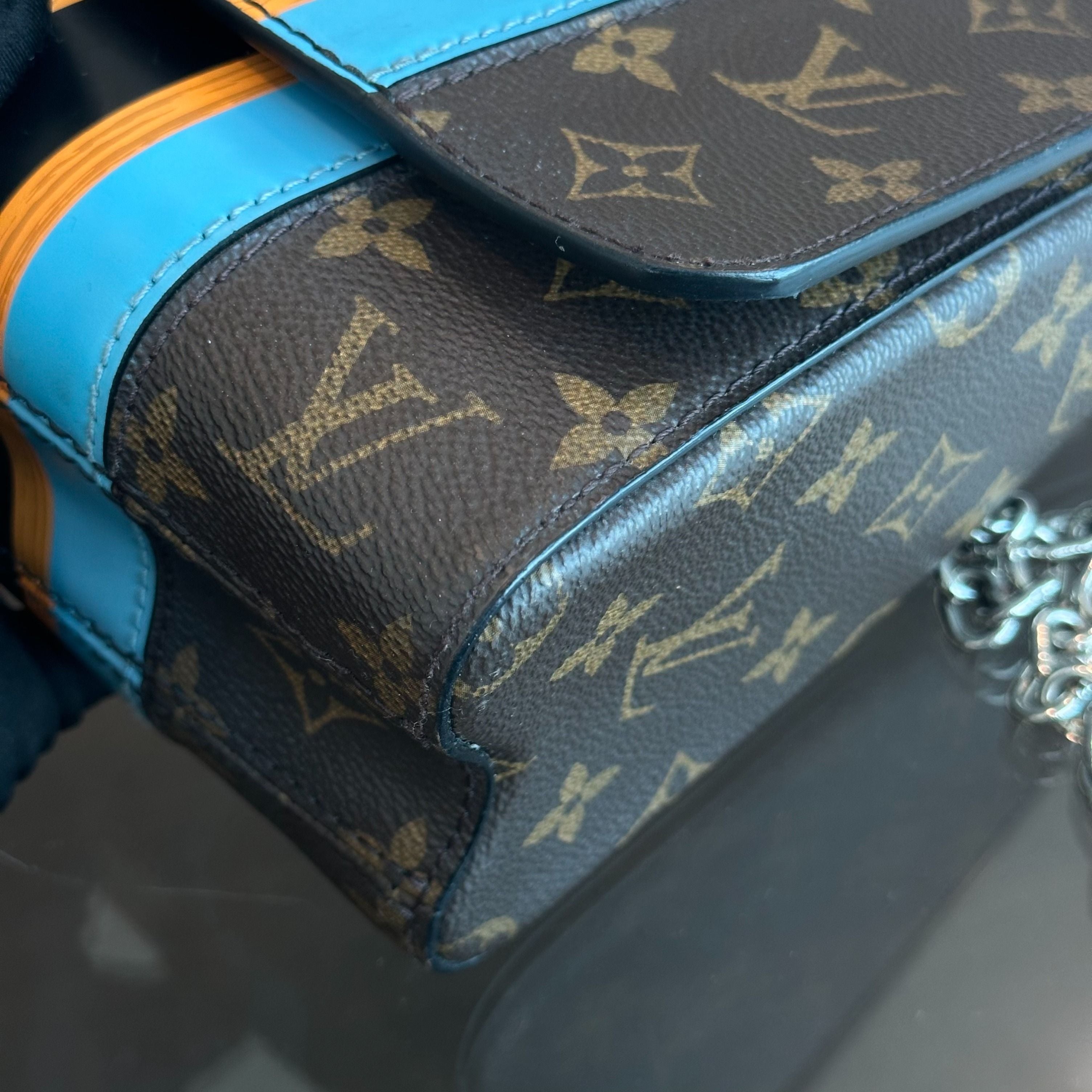 Louis Vuitton LV Twist MM Limited Edition Monogram Canvas Leather - Luxury Evermore