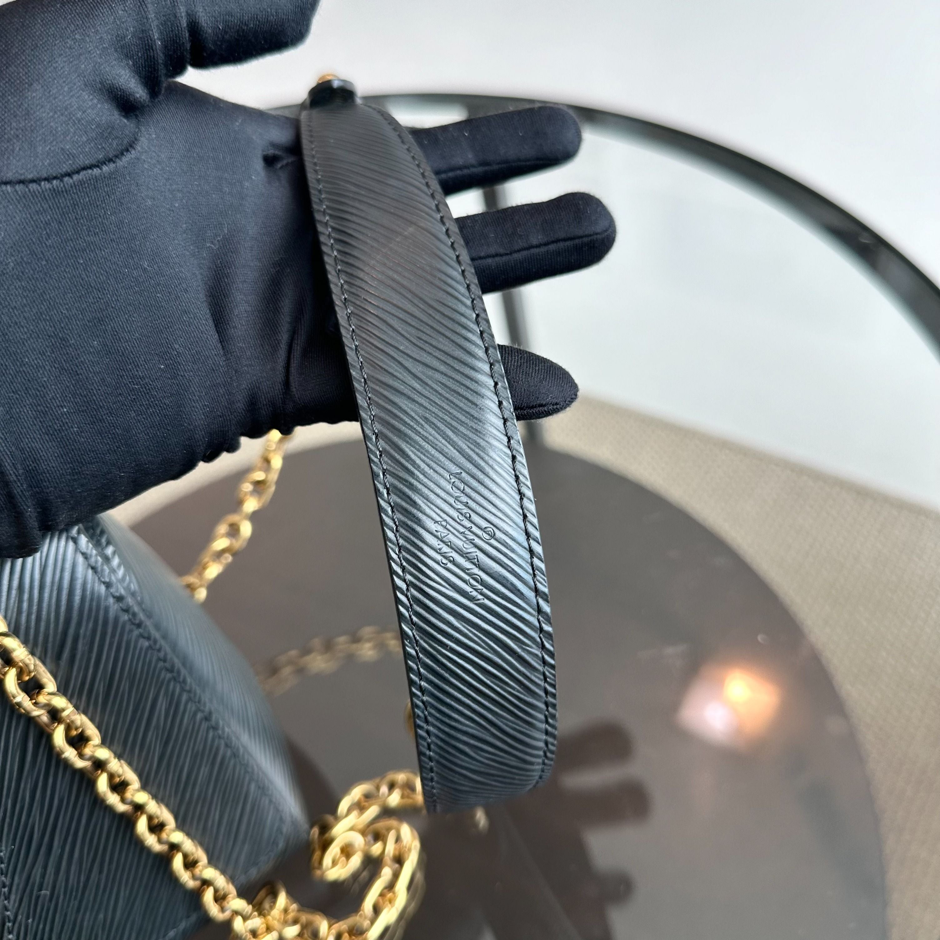 Louis Vuitton LV Twist PM EPI Leather Noir Black GHW - Luxury Evermore