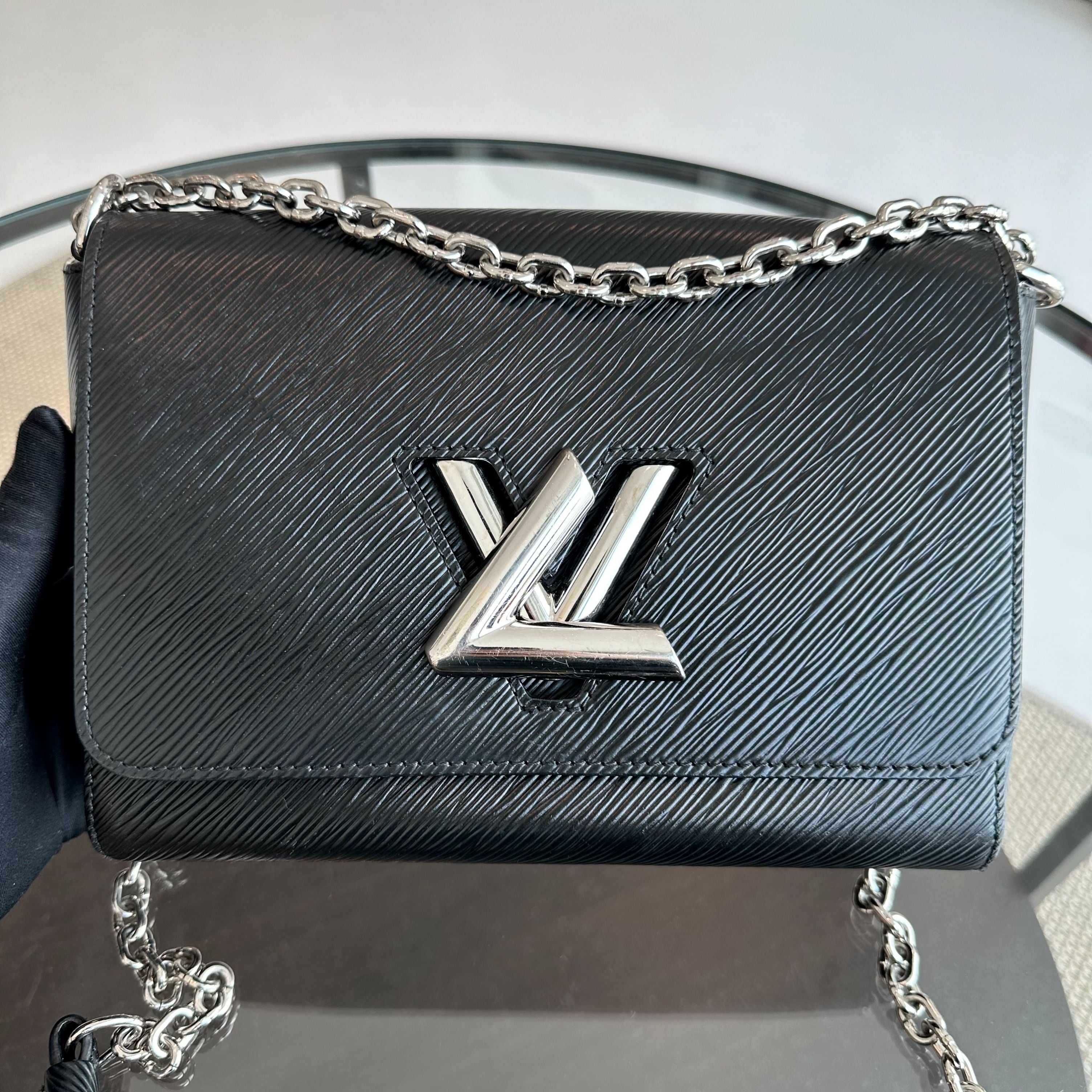 Louis Vuitton LV Twist MM EPI Leather Black SHW