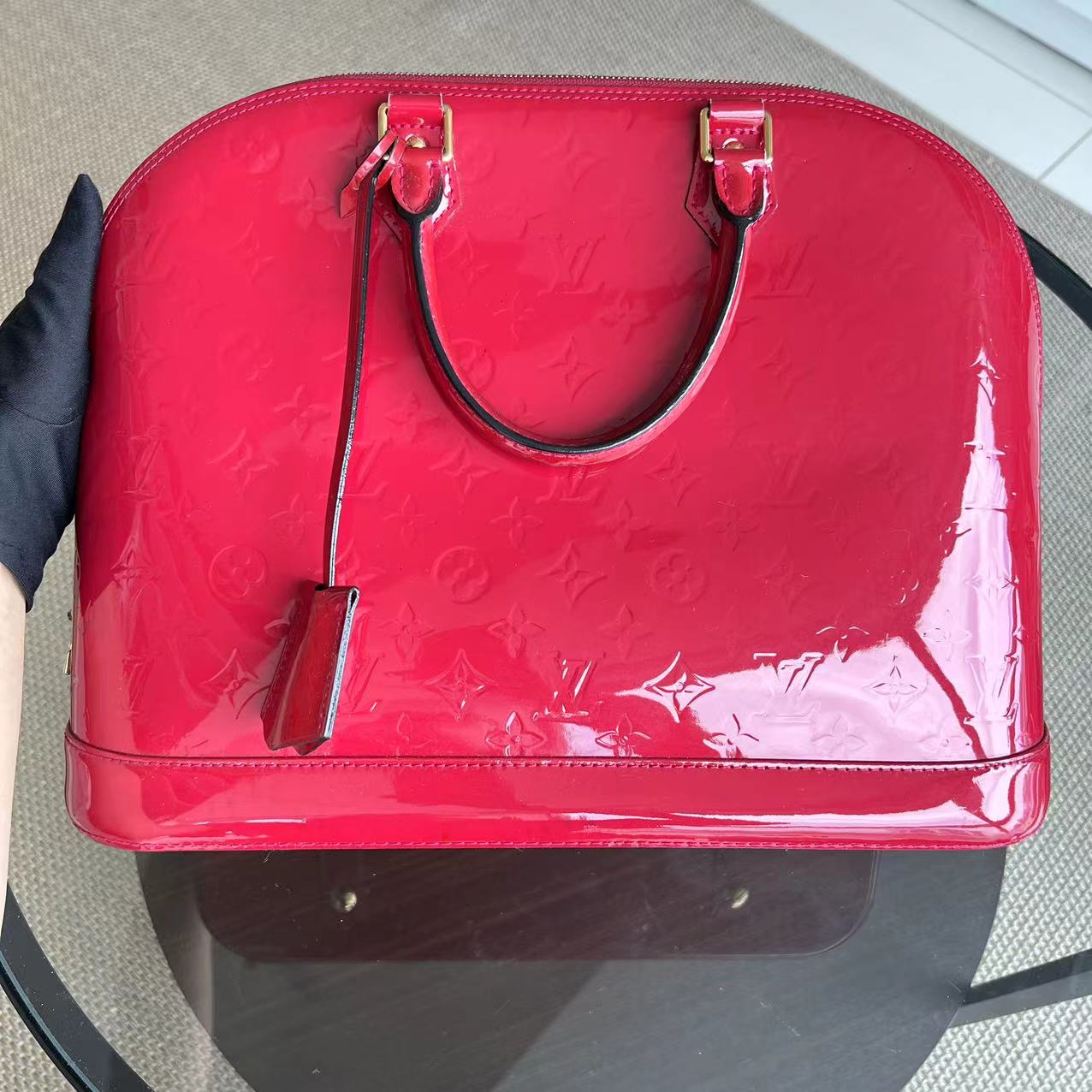 LV Alma MM Vernis Patent Leather Red Golden Hardware - Luxury Evermore