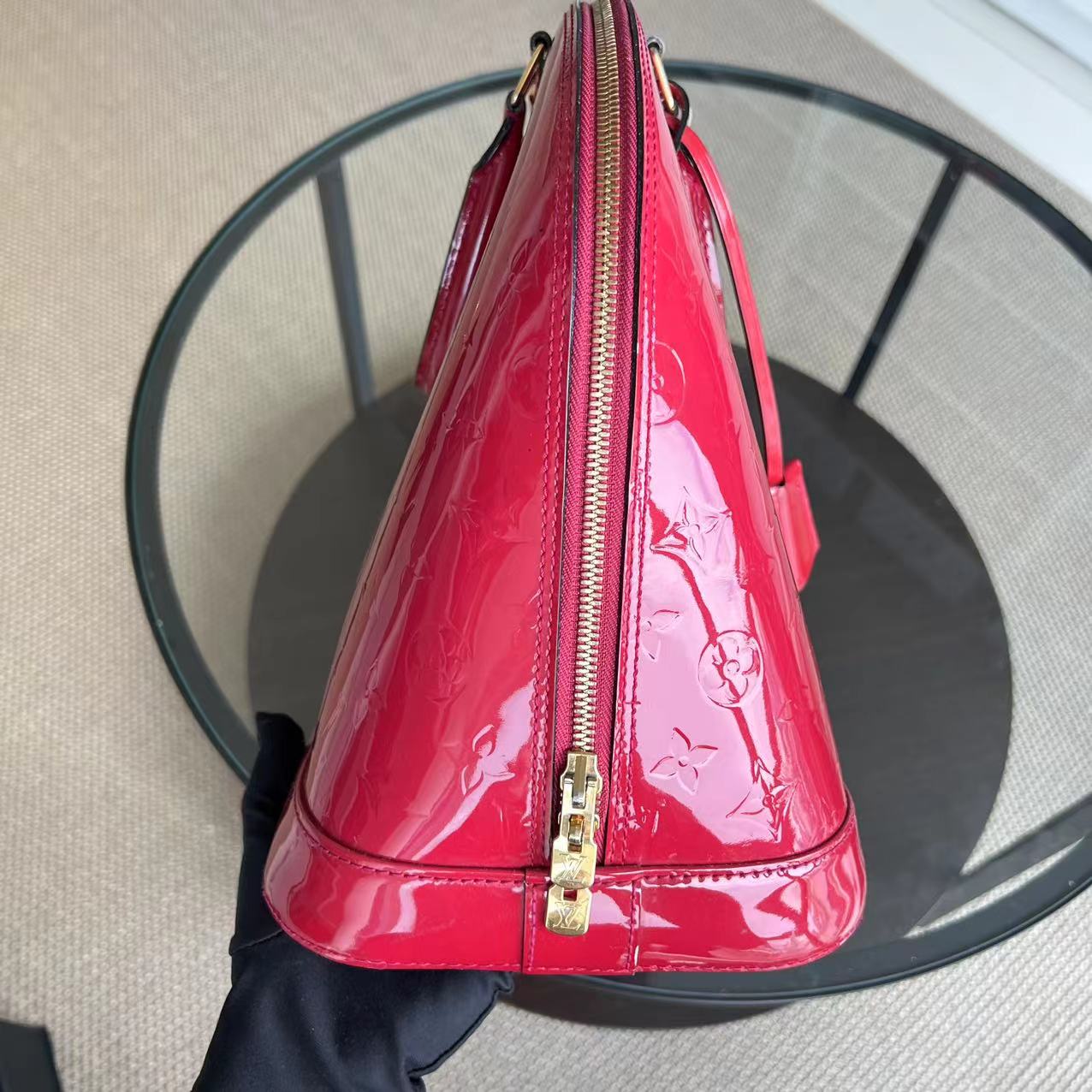 LV Alma MM Vernis Patent Leather Red Golden Hardware - Luxury Evermore