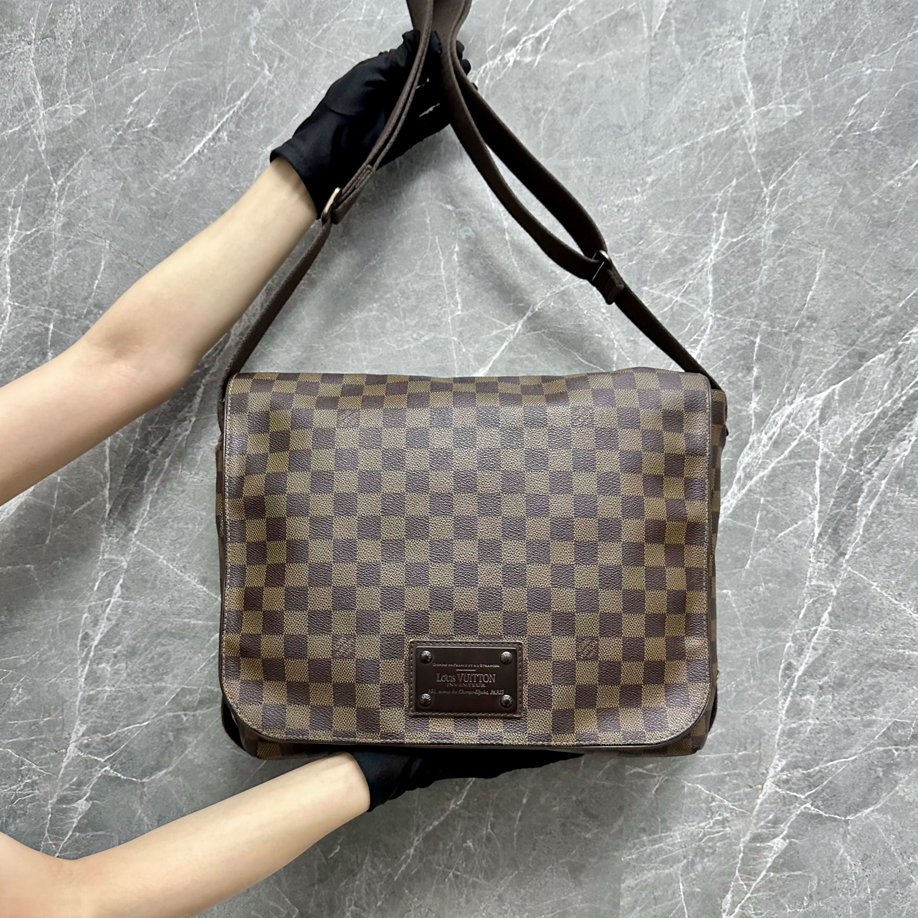 LV Messenger Brooklyn Naviglio Damiar Bag - Luxury Evermore