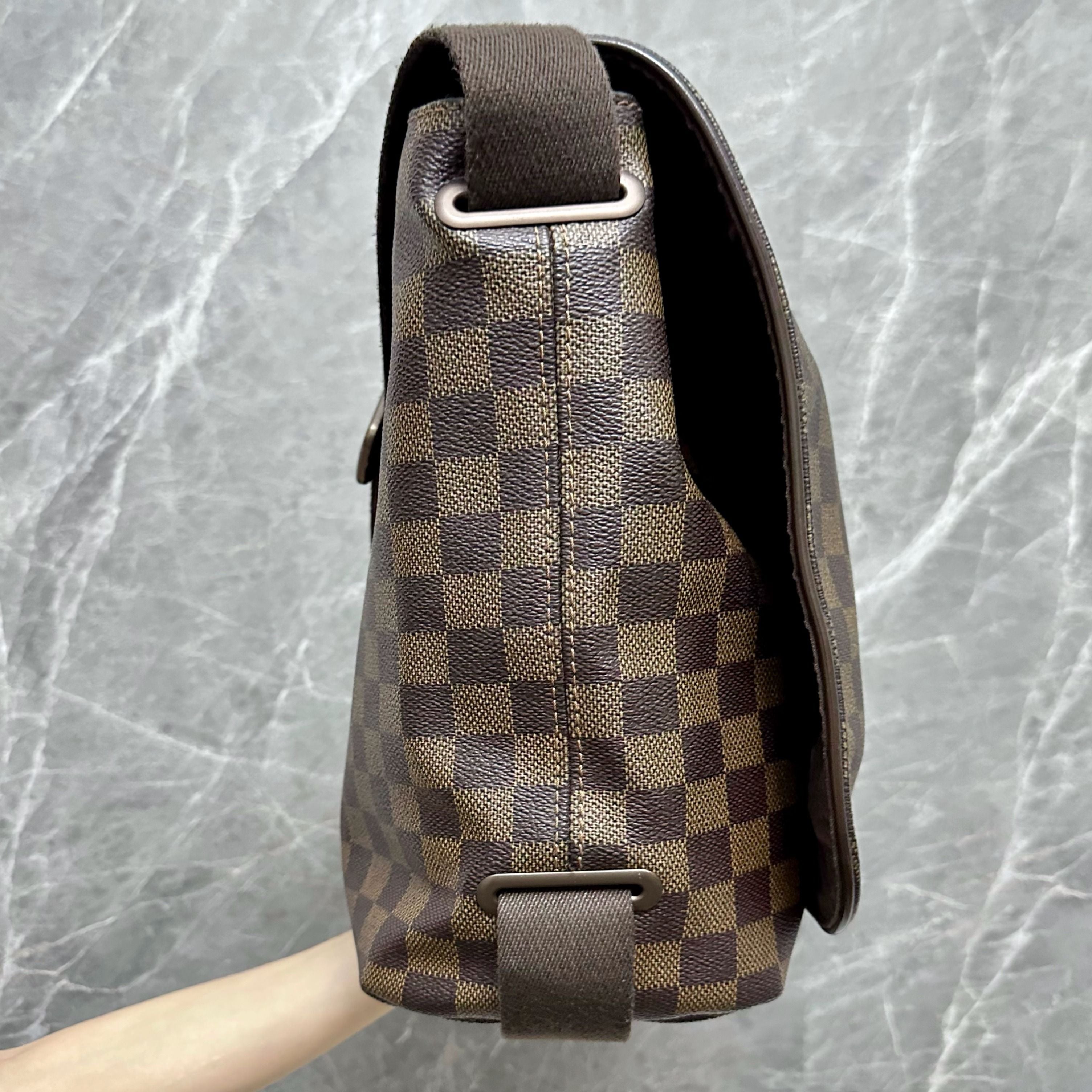 LV Messenger Brooklyn Naviglio Damiar Bag - Luxury Evermore