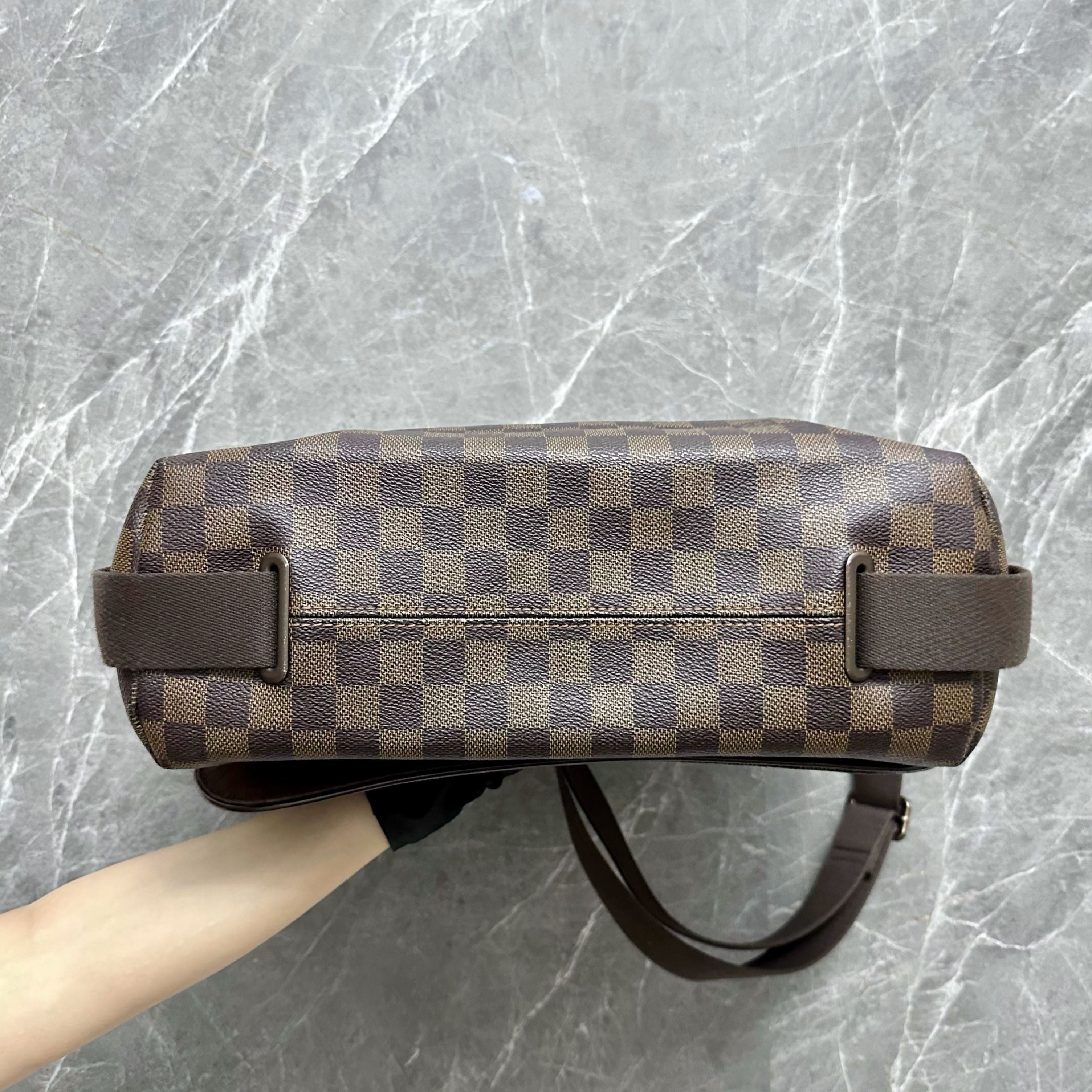 LV Messenger Brooklyn Naviglio Damiar Bag - Luxury Evermore