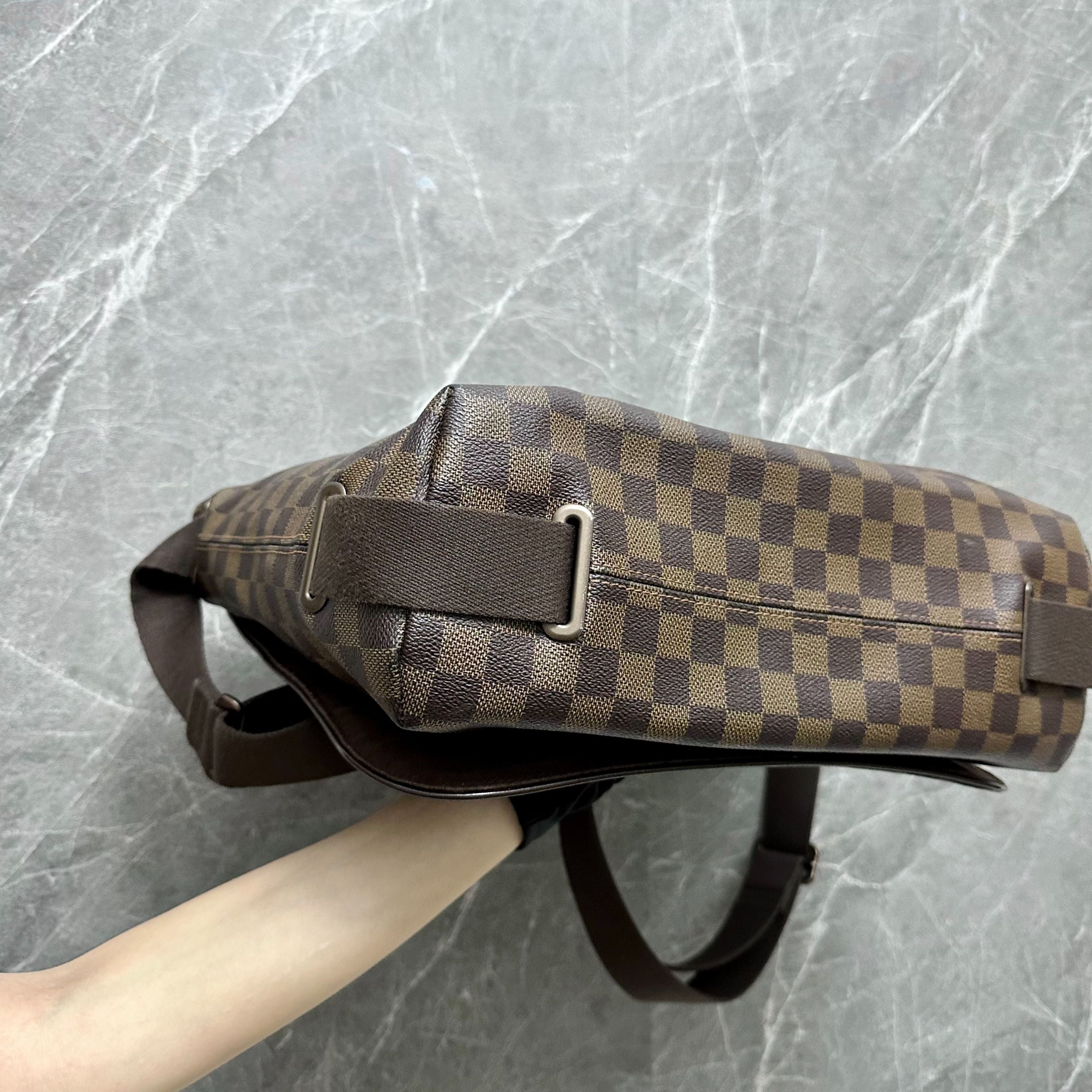 LV Messenger Brooklyn Naviglio Damiar Bag - Luxury Evermore