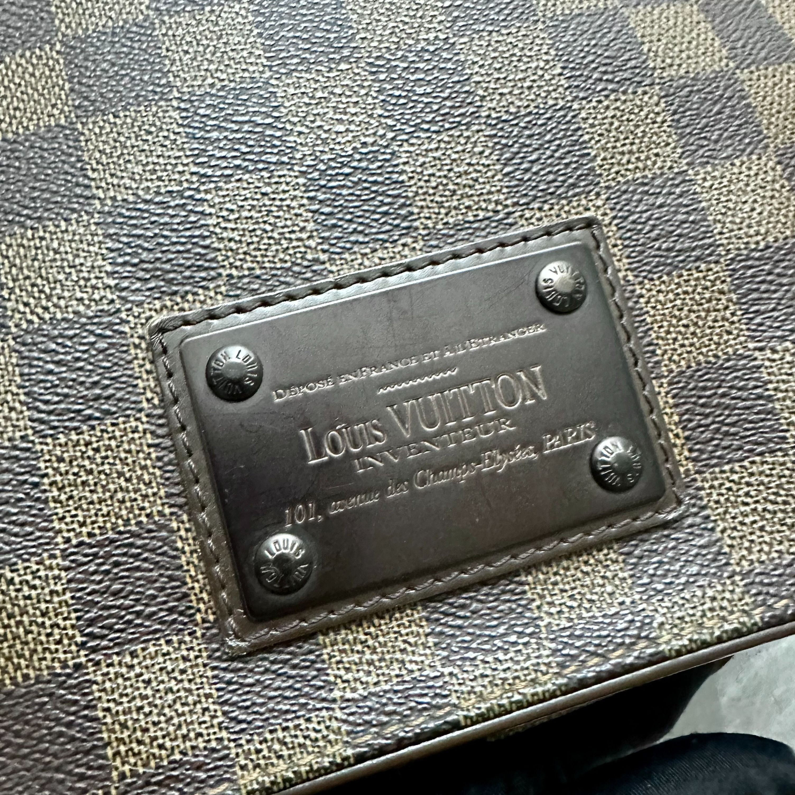 LV Messenger Brooklyn Naviglio Damiar Bag - Luxury Evermore