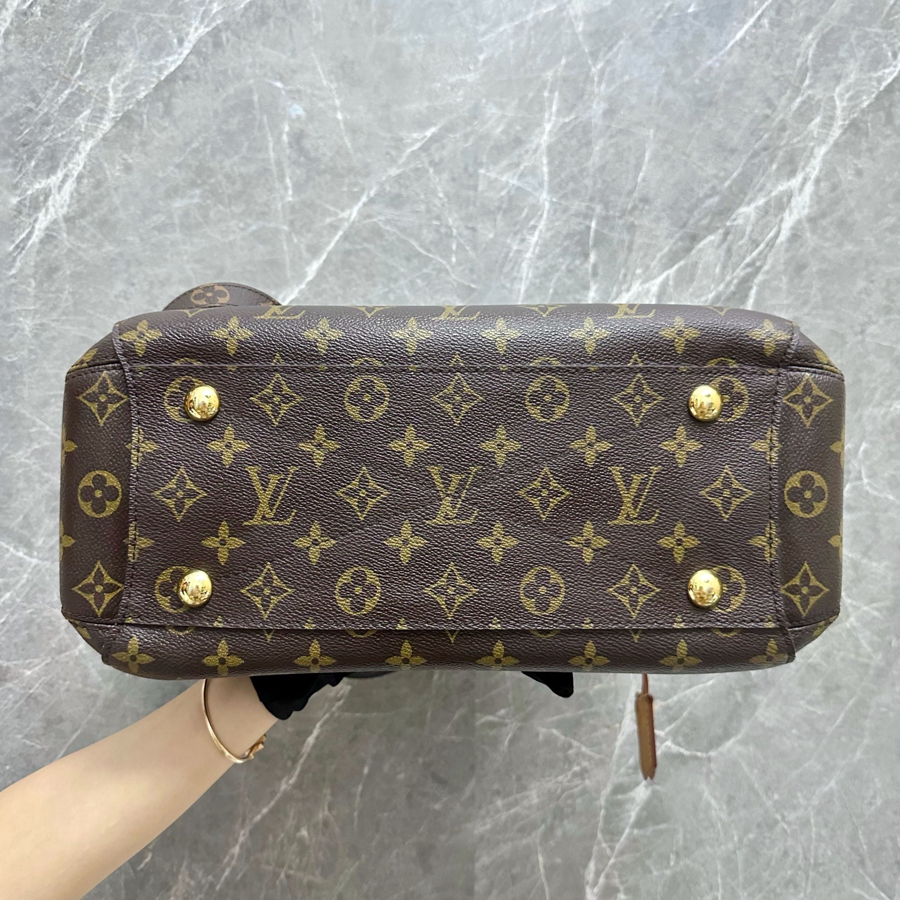 LV Montaigne MM Monogram - Luxury Evermore